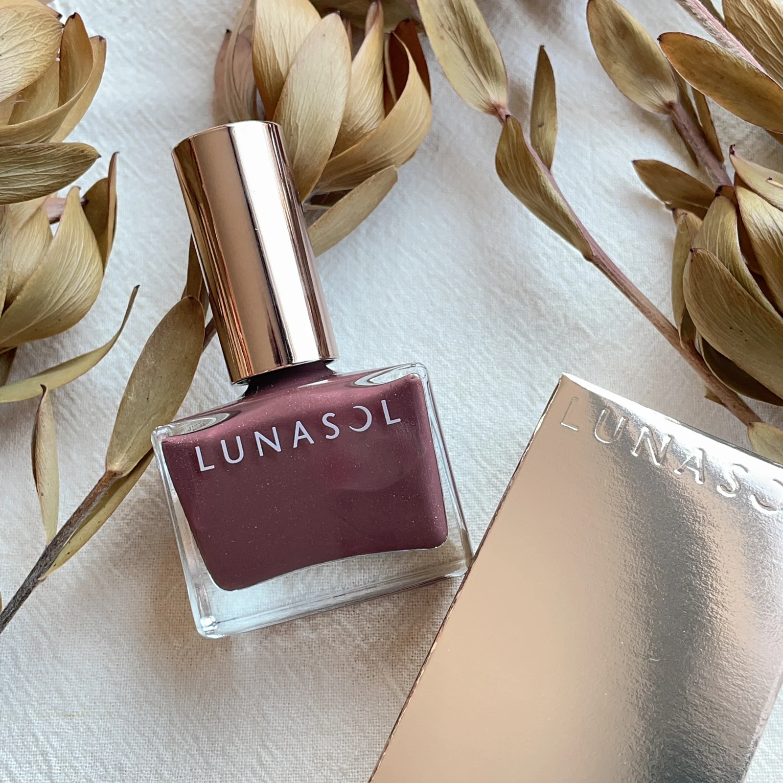 ルナソル ネイルポリッシュ Ex09 Oz Designが投稿したフォトブック Lemon8