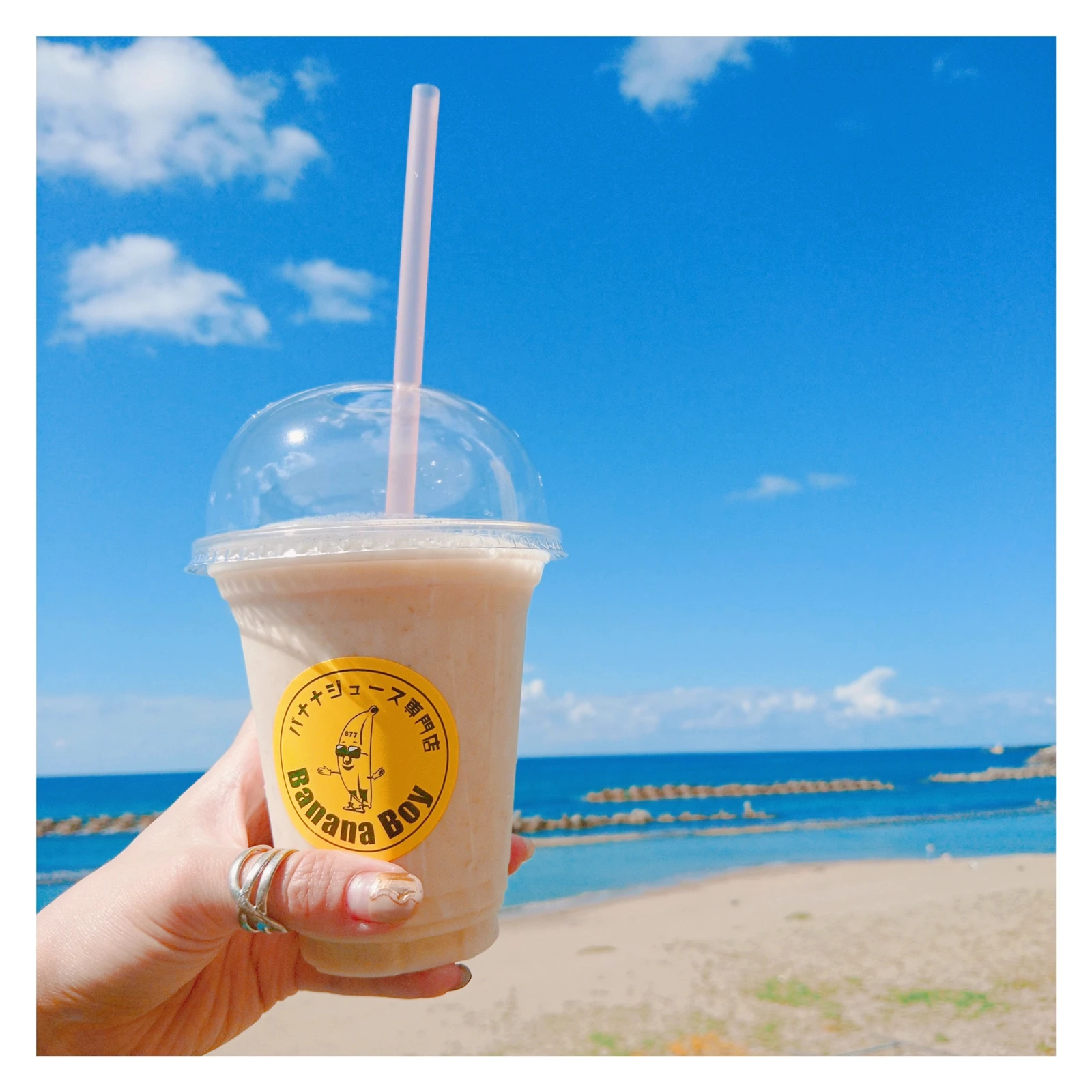 海岸にあるバナナジュース専門店 スワイプ And Lalala Ootdが投稿したフォトブック Lemon8