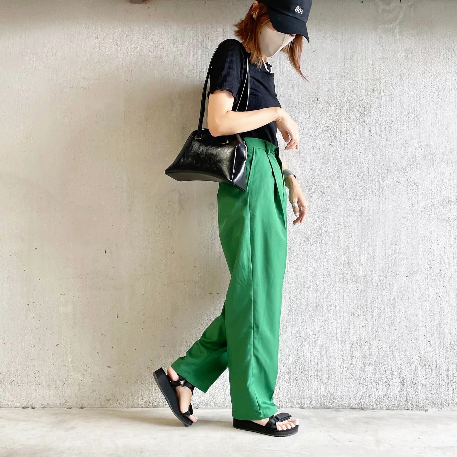 パキッとグリーンが今年っぽい カラーパンツコーデ N O R I が投稿したフォトブック Lemon8