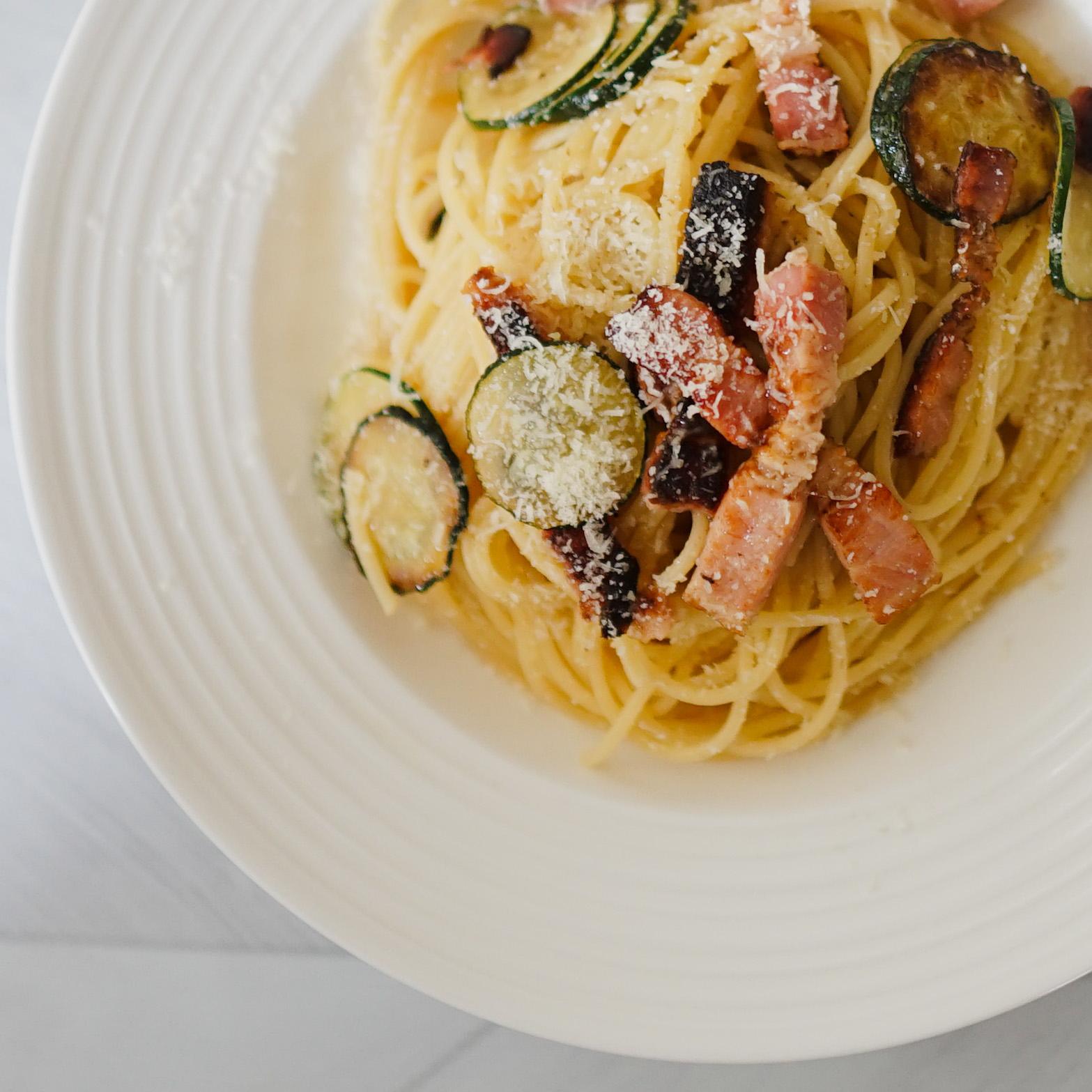 300回保存されたレシピ ズッキーニとベーコンのオイルパスタ ゆへパスタが投稿したフォトブック Lemon8