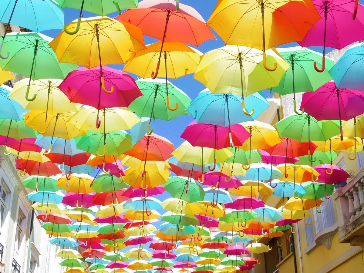 カラフルで壮観なポルトガルの傘祭り Umbrella Sky Project は一見の価値あり Aynaa 旅とグルメが投稿した記事 Lemon8