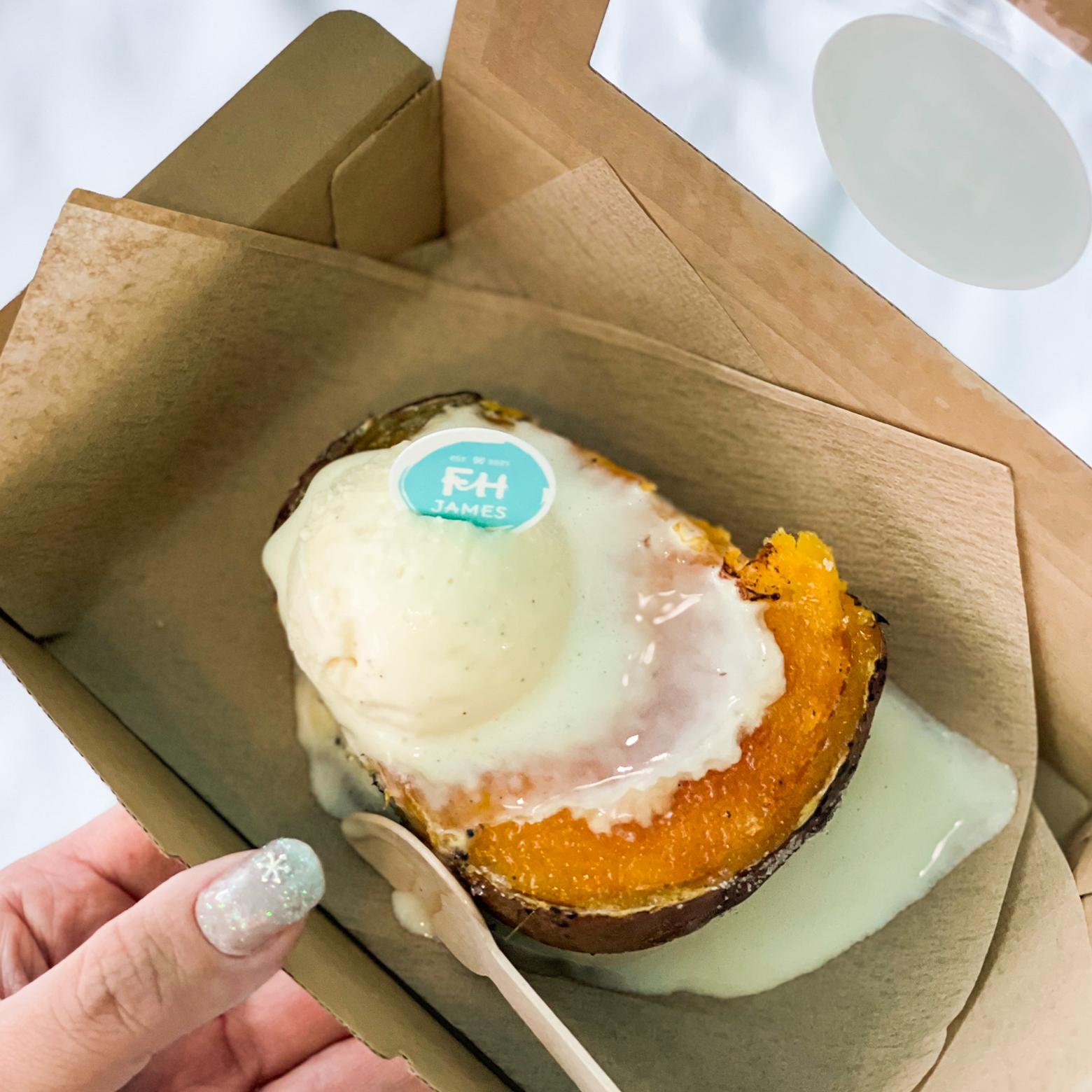 東大阪 砂浜がある アイス屋さんの芋パフェ達 デパ地下のまおさんが投稿したフォトブック Lemon8