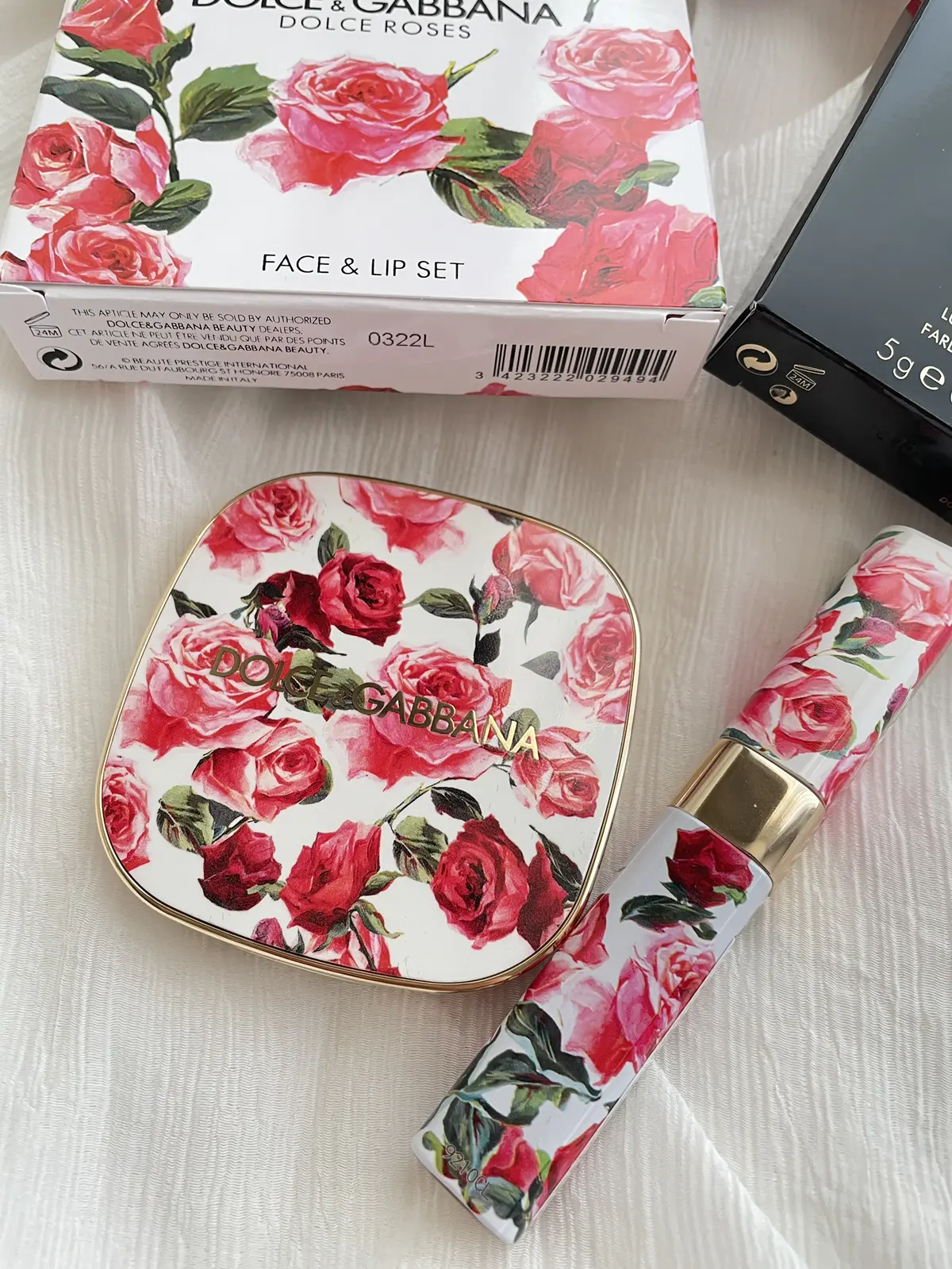 Dolce Gabbana ドルガバコスメ ドルチェ ガッバーナ デパコス かわいすぎてパケ買い Nananyanが投稿したフォトブック Lemon8