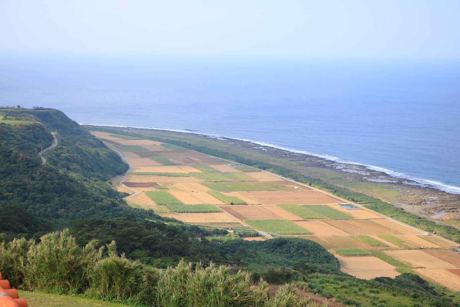 あの はての浜 も見える 久米島 ほっと比屋定バンタ で名物そばを ゆうへいが投稿したフォトブック Sharee