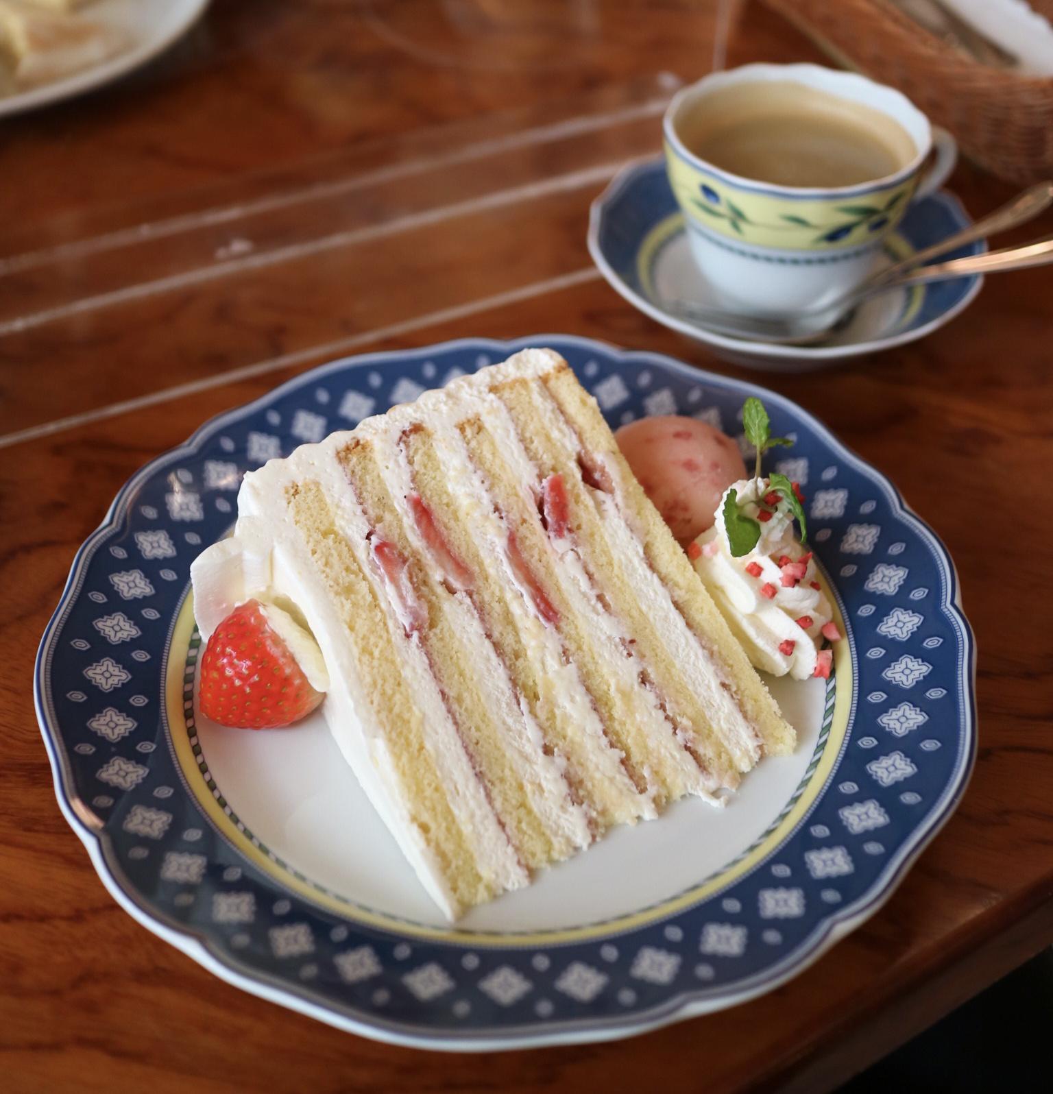 ユーハイム 兵庫 元町 元町本店限定 背の高 い特製ショートケーキ らんらんが投稿したフォトブック Lemon8