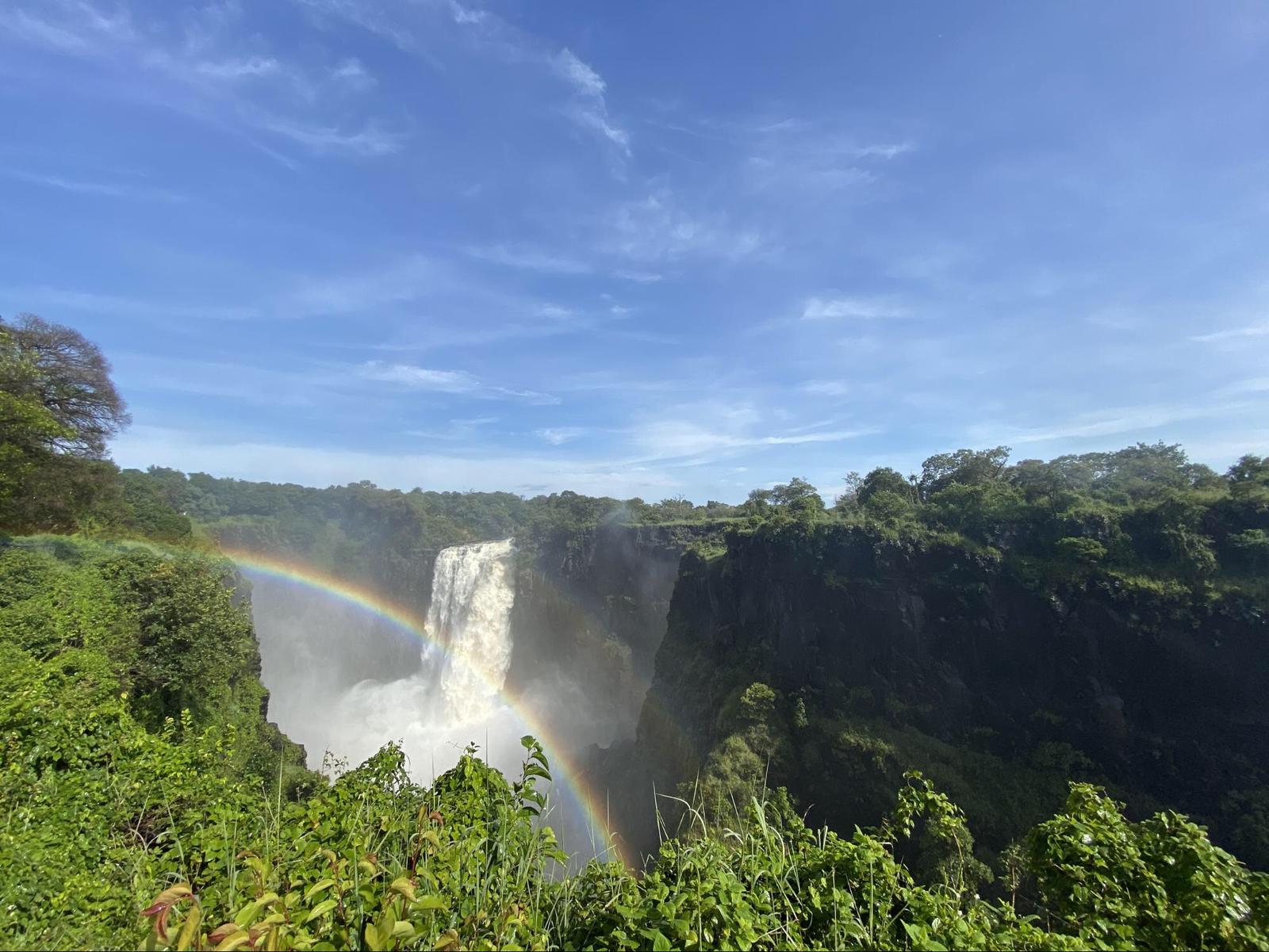 レインコート必須 世界三大瀑布 ジンバブエ ヴィクトリアの滝 Toyoが投稿したフォトブック Sharee