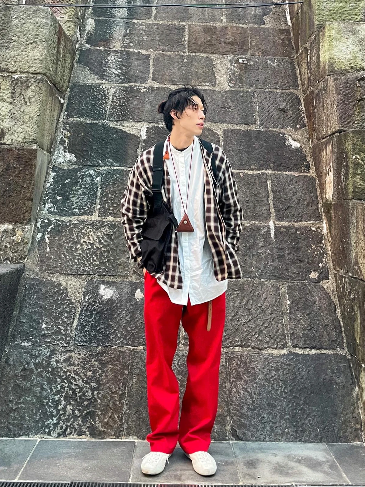 赤パンツ 鬼レイヤードコーデ Hiroki Kkが投稿したフォトブック Lemon8