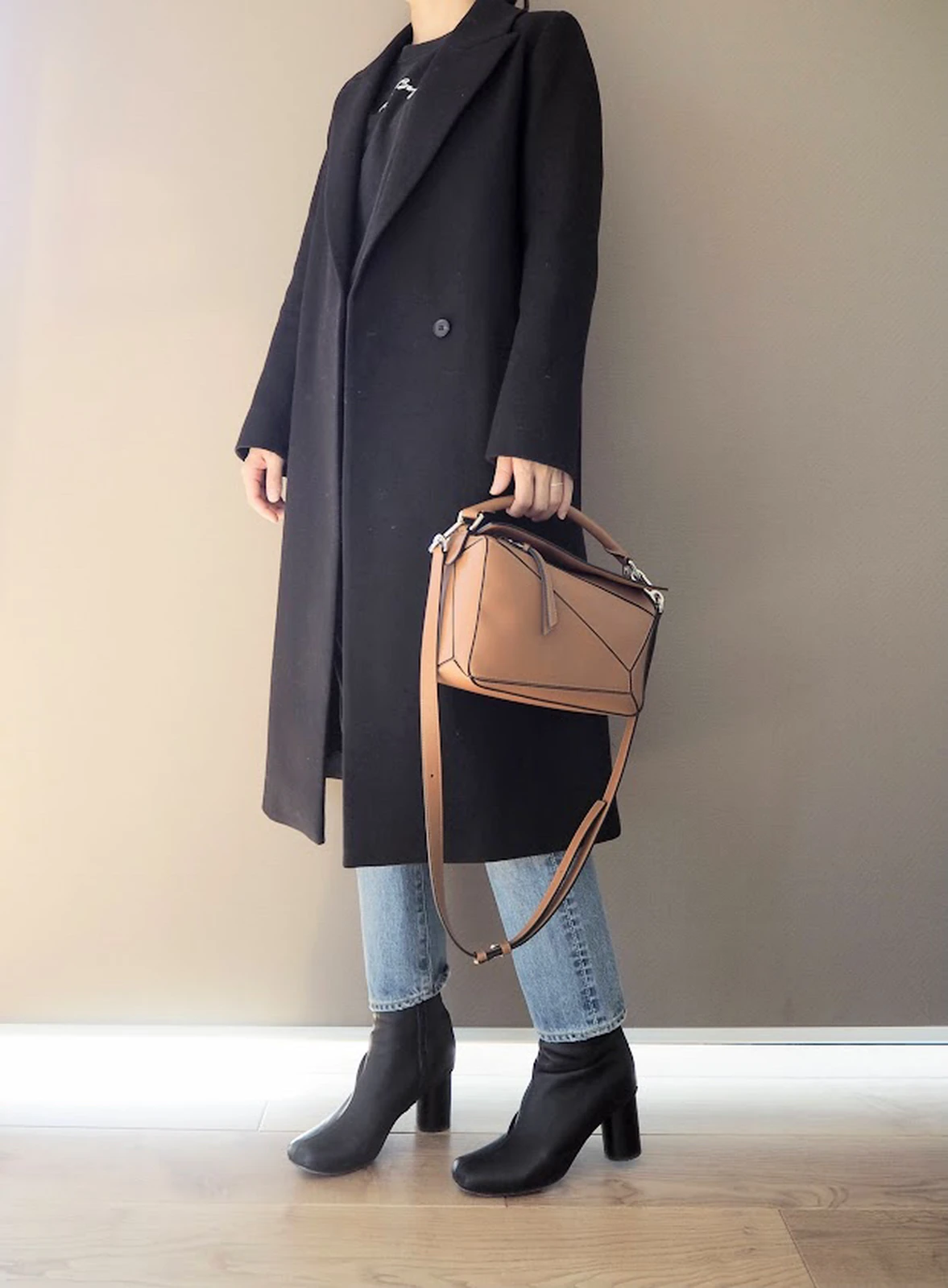 Loeweのパズルバッグで着回しコーデ Sara6が投稿したフォトブック Lemon8 Loeweのパズルバッグで着回しコーデ Sara6が投稿したフォトブック Lemon8