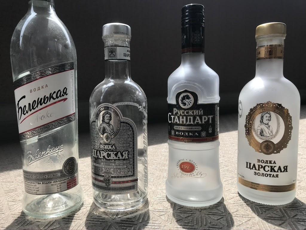 ロシアンウォッカとグジェリ陶器 値下げ！未使用 ロシア伝統陶芸品 グジェリ焼き ティーポット