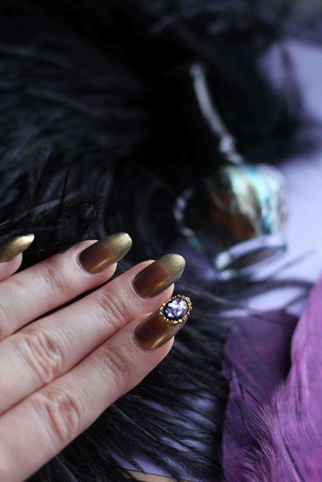 渋華anna Suiネイル ゴールドなのに派手過ぎない渋くて華やかな輝き 愛理が投稿したフォトブック Sharee