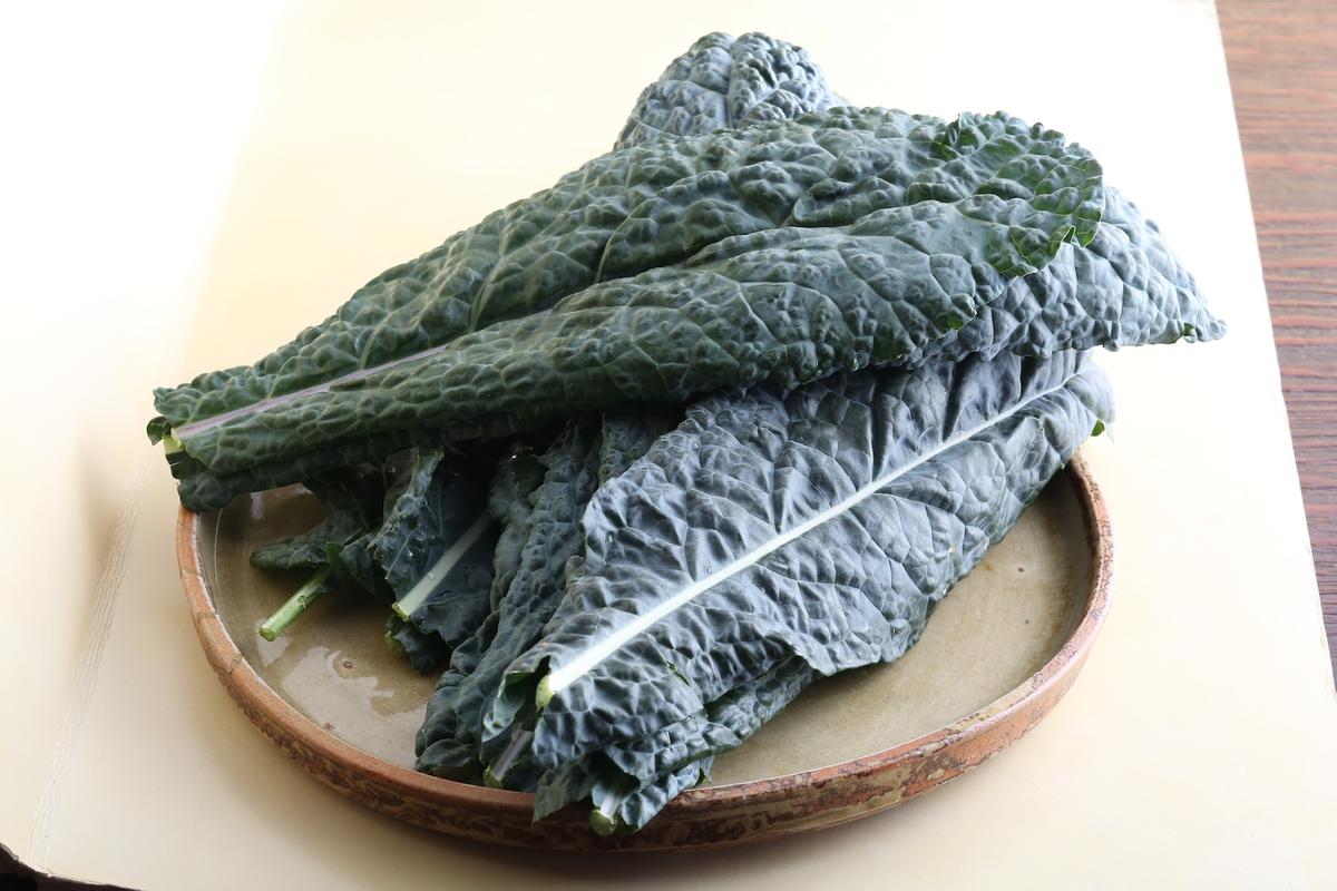 人気シェフのとっておき ニッポン食材 活用レシピ 黒キャベツの蒸し煮 近代食堂編集部が投稿した記事 Lemon8