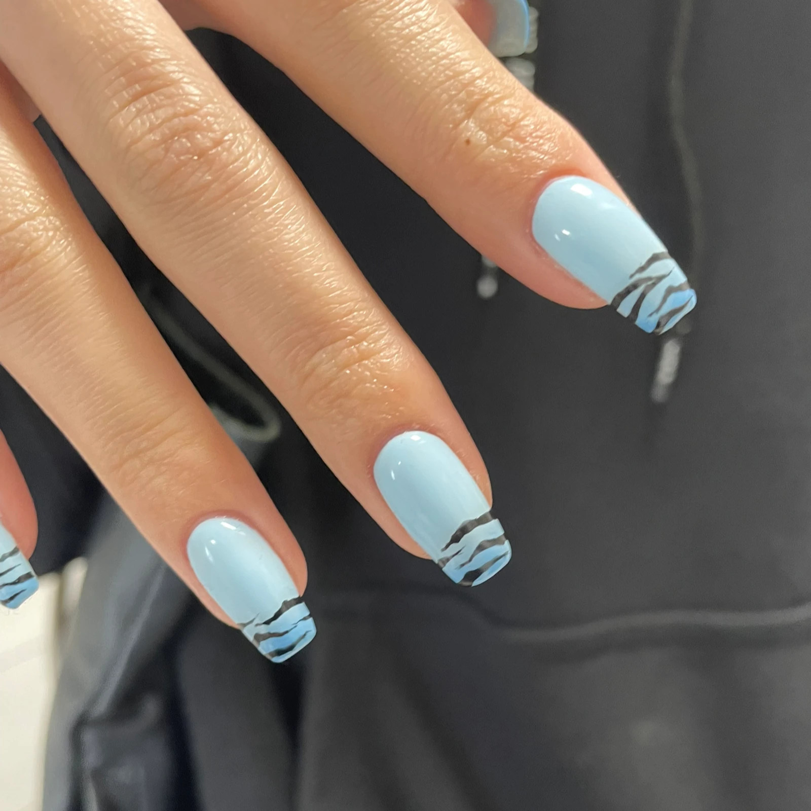 ゼブラ型ネイルやり方 Lemon8