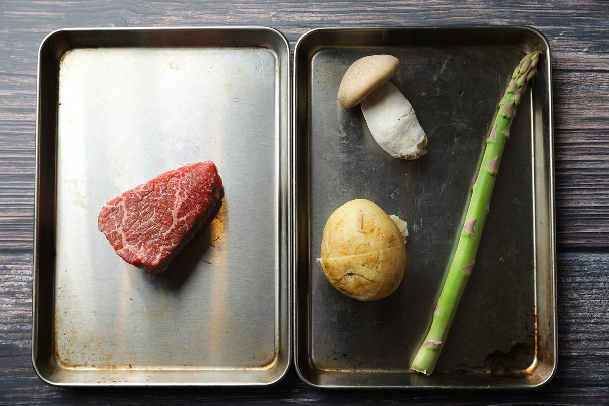 醤油ステーキソースの作り方と和牛ステーキ Daiお皿と料理が投稿した記事 Lemon8