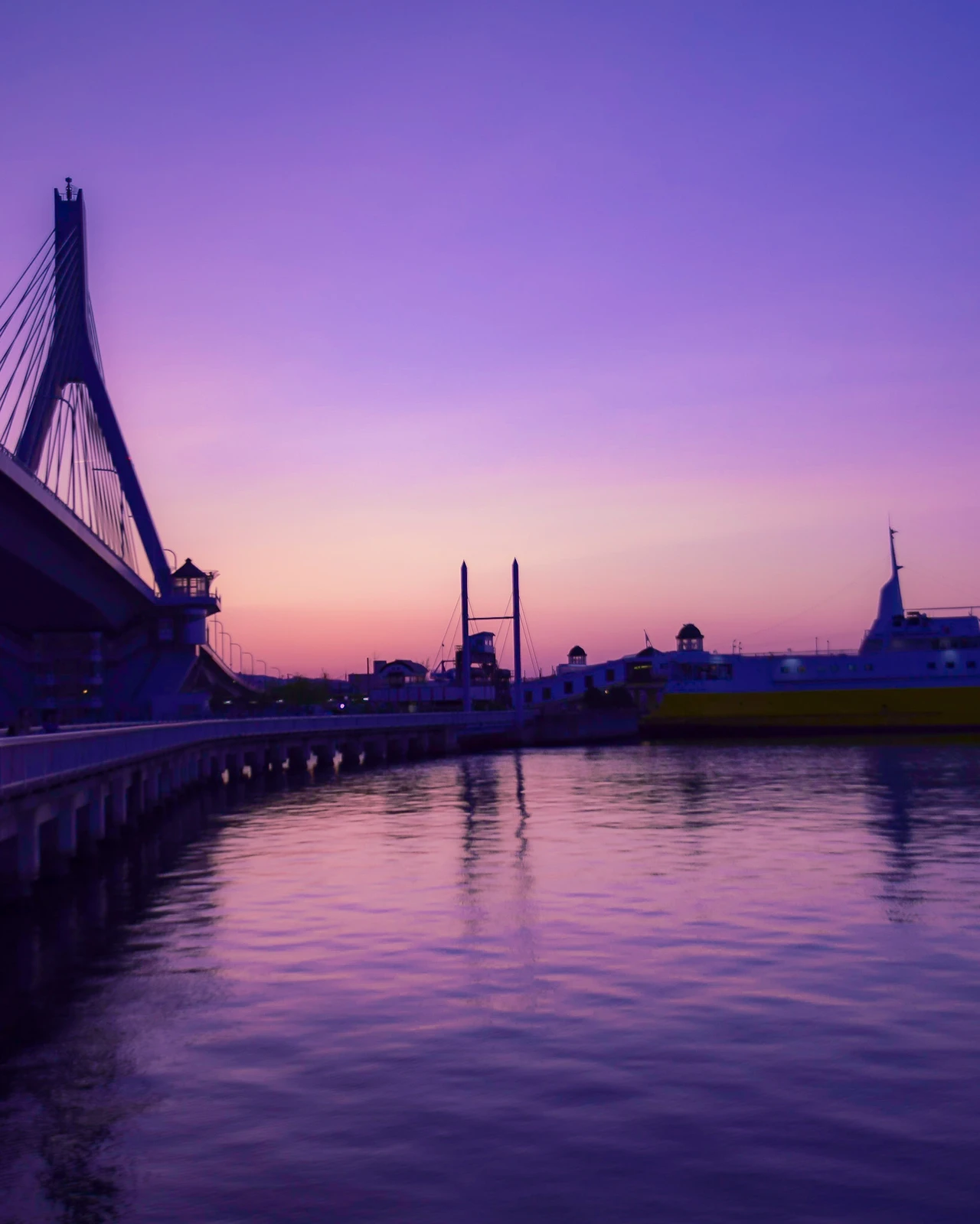 青森のロマンチックスポット 青森ベイブリッジ Jptravelerspicが投稿したフォトブック Lemon8