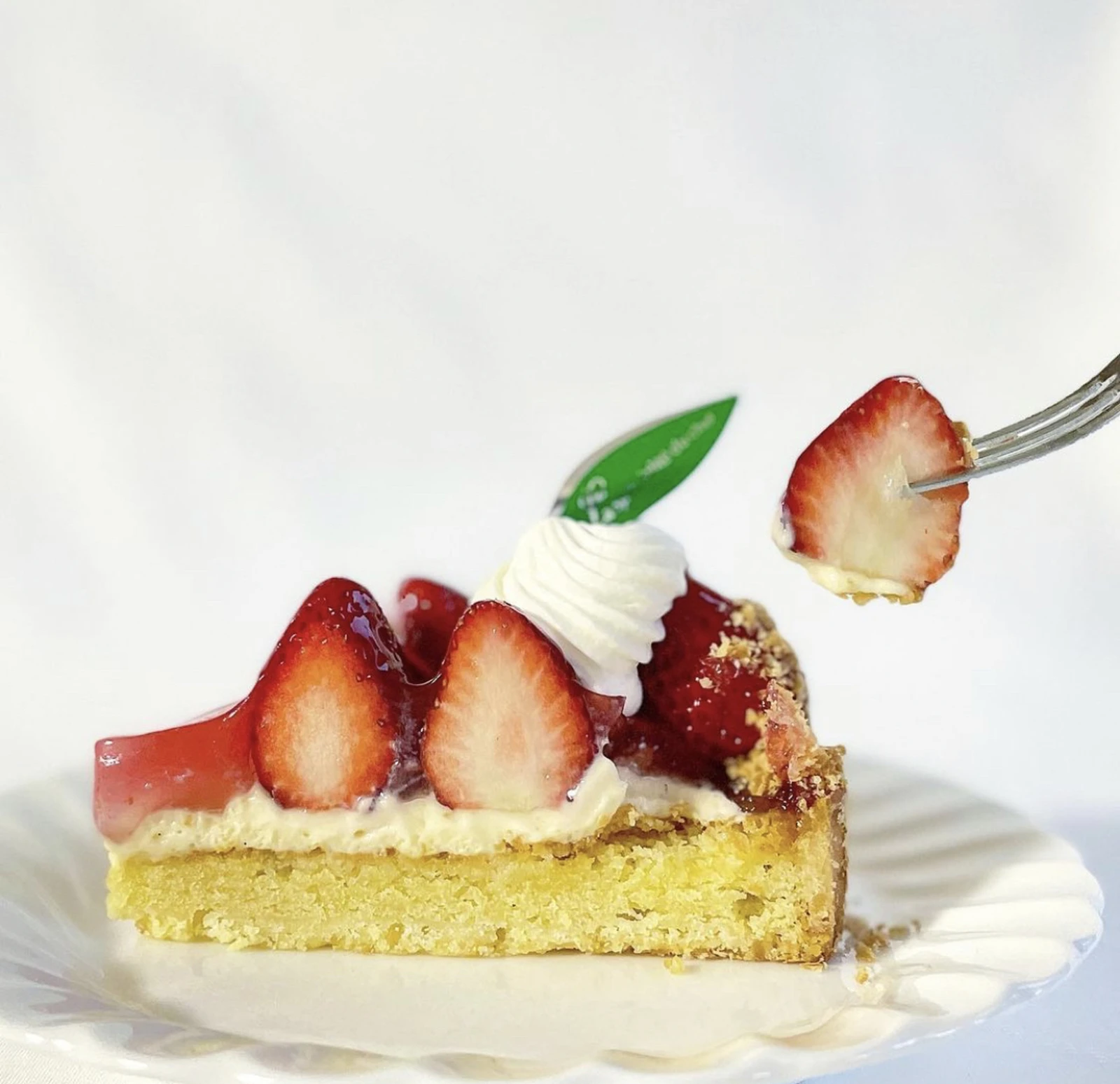 大阪郊外で人気のケーキ屋さんの苺タルト シャノワール デパ地下のまおさんが投稿したフォトブック Lemon8