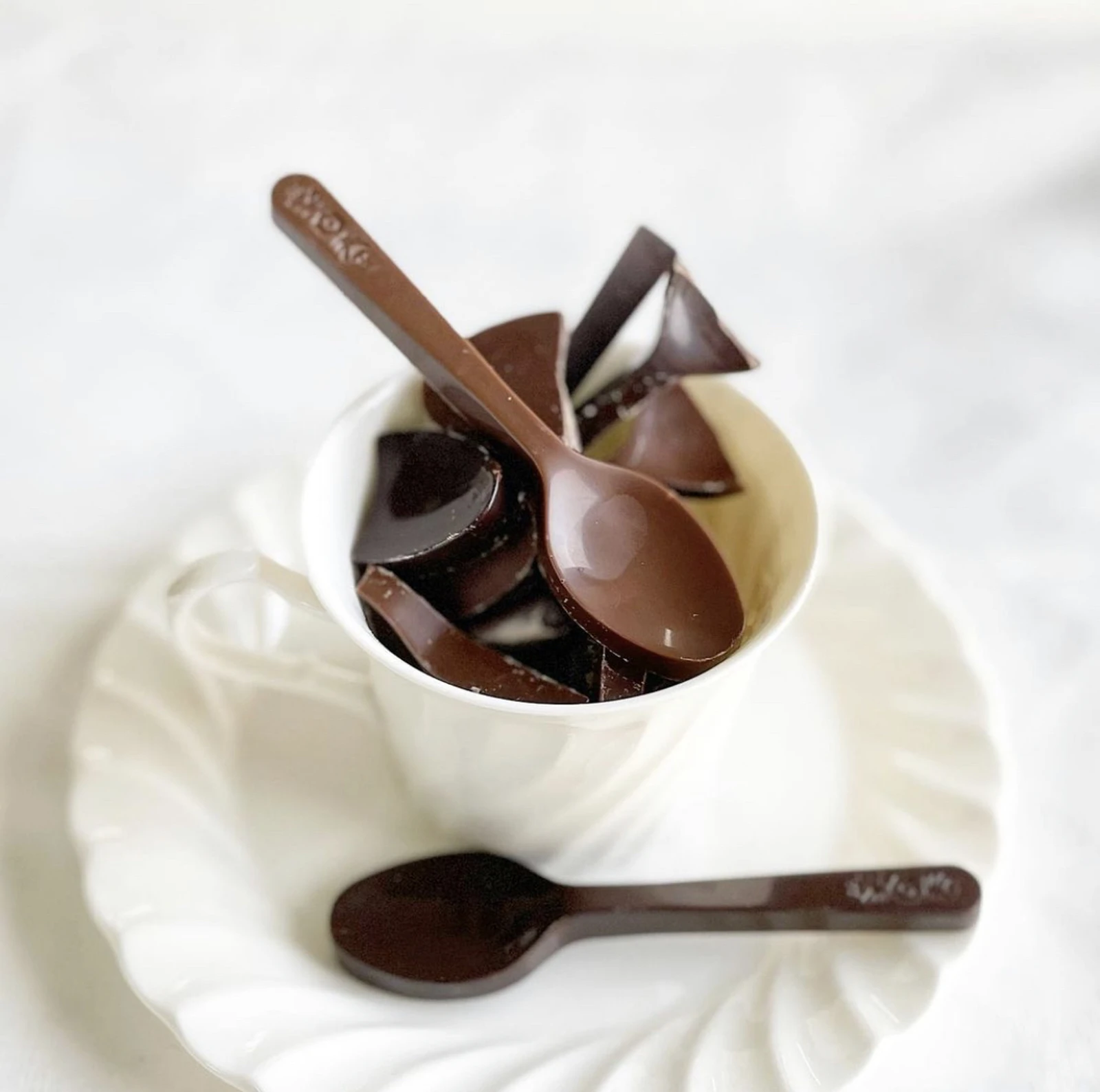 おうちカフェ トルコ発のおもしろチョコ スプーン型のチョコレート Elit Chocolate デパ地下のまおさんが投稿したフォトブック Lemon8