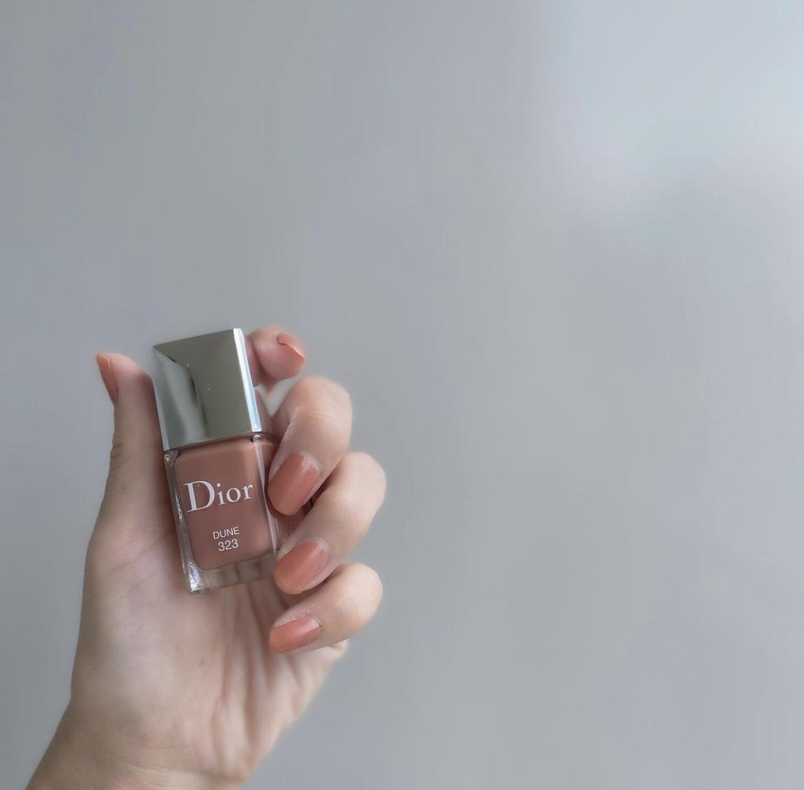 Dior ディオールヴェルニ323 Smilelife Maaが投稿したフォトブック Lemon8