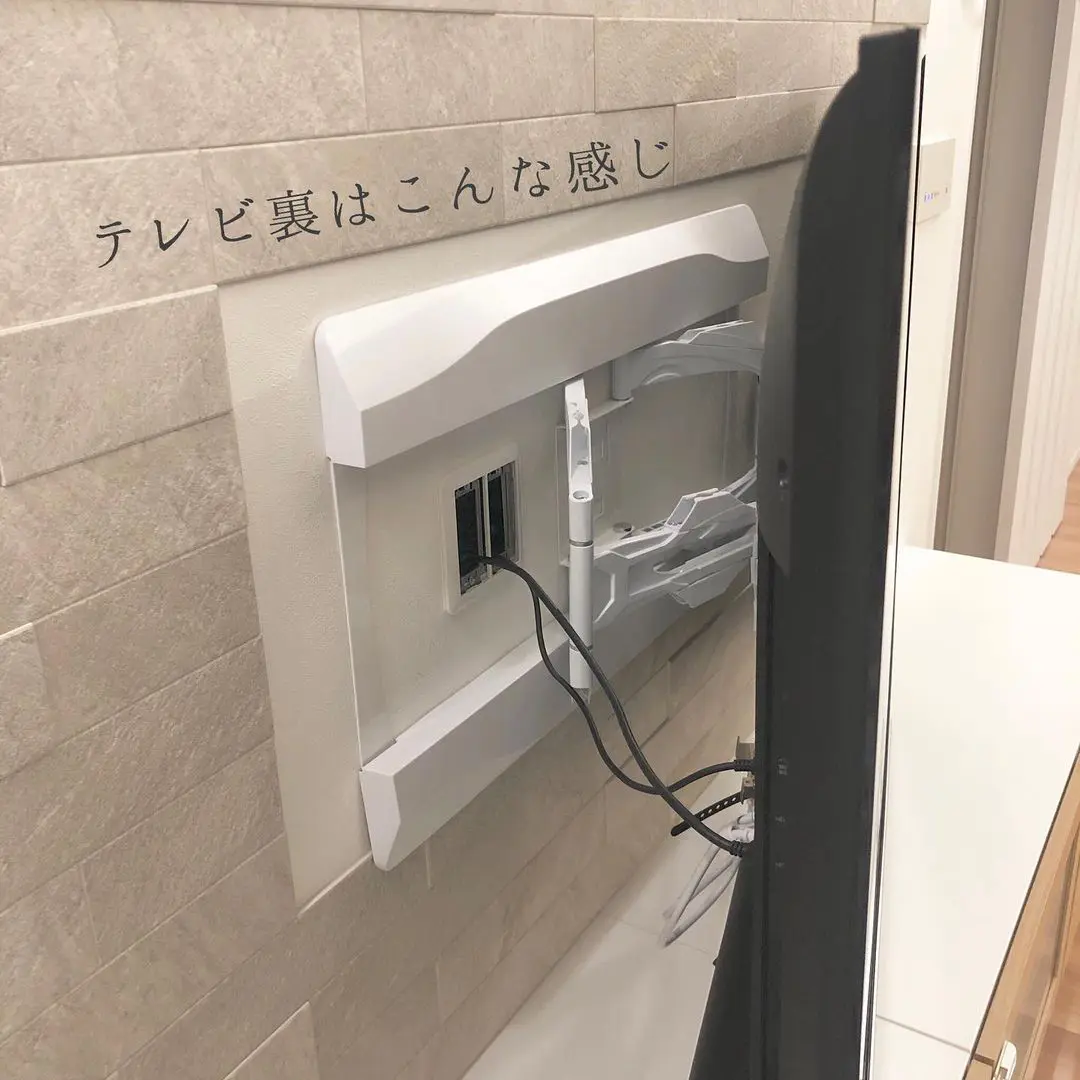 Lemon8 Story 壁掛けテレビ配線隠し 100 均