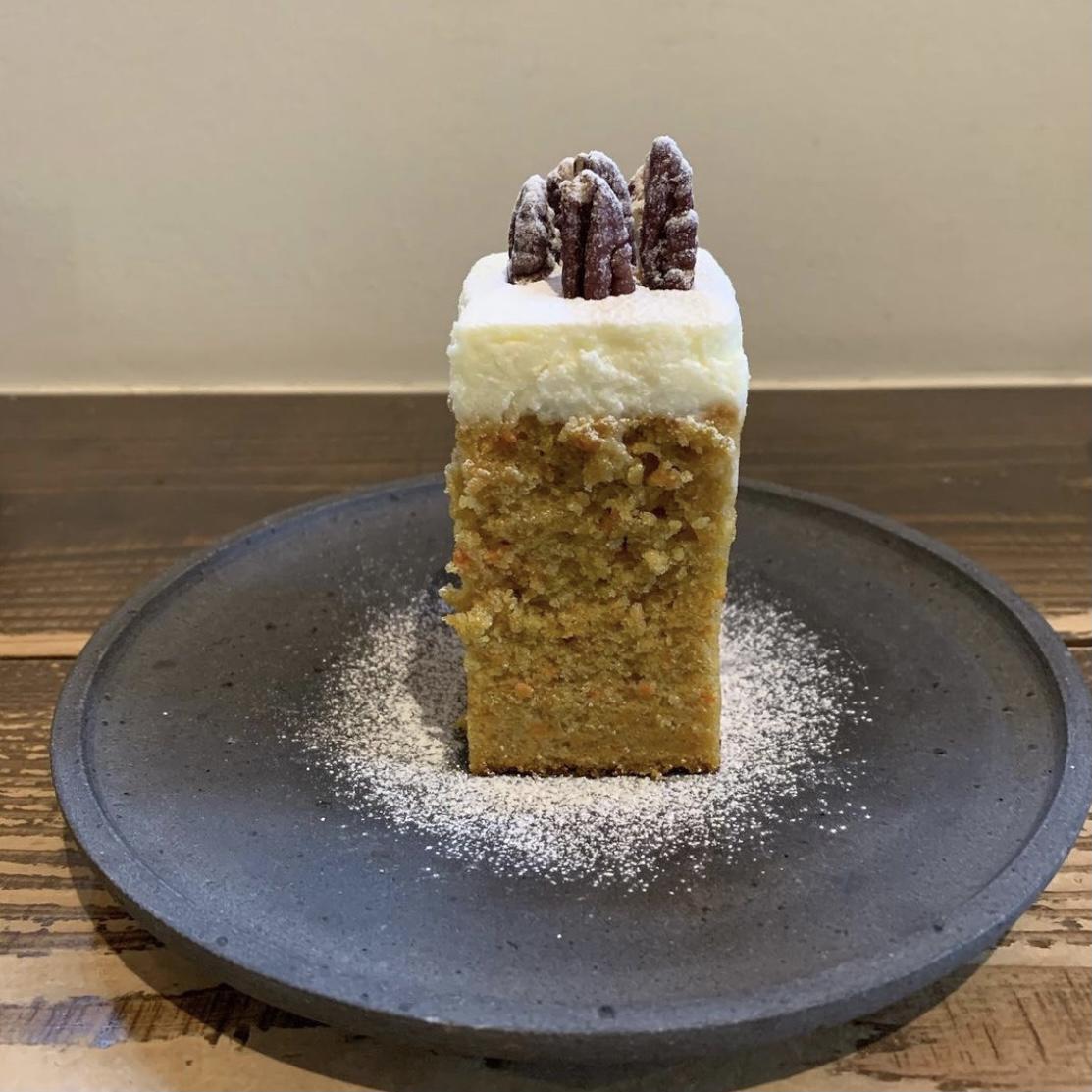 大阪 可愛いフォルムのキャロットケーキに惹かれて Sato8124が投稿したフォトブック Sharee