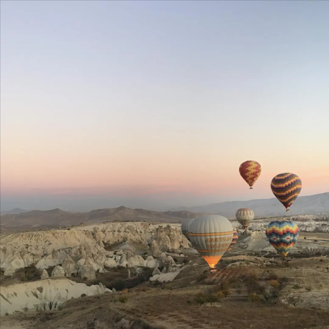 魅惑のトルコで夢の体験！カッパドキア気球で絶景の世界遺産を眺めるツアーの画像