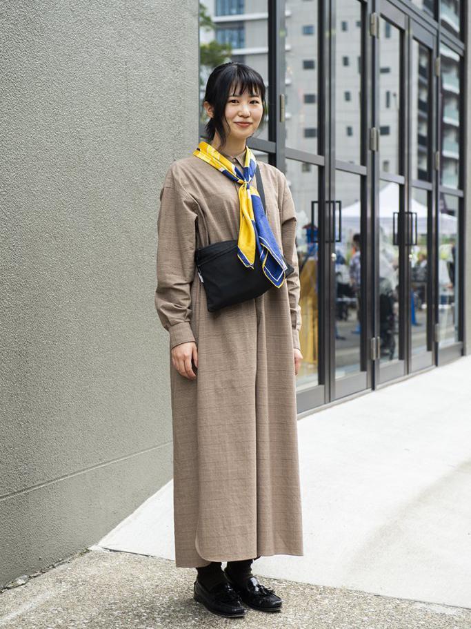 お気に入りのスカーフで いつものスタイルに彩りを ホリデーサーカスファッションスナップ Fudge編集部が投稿した記事 Sharee