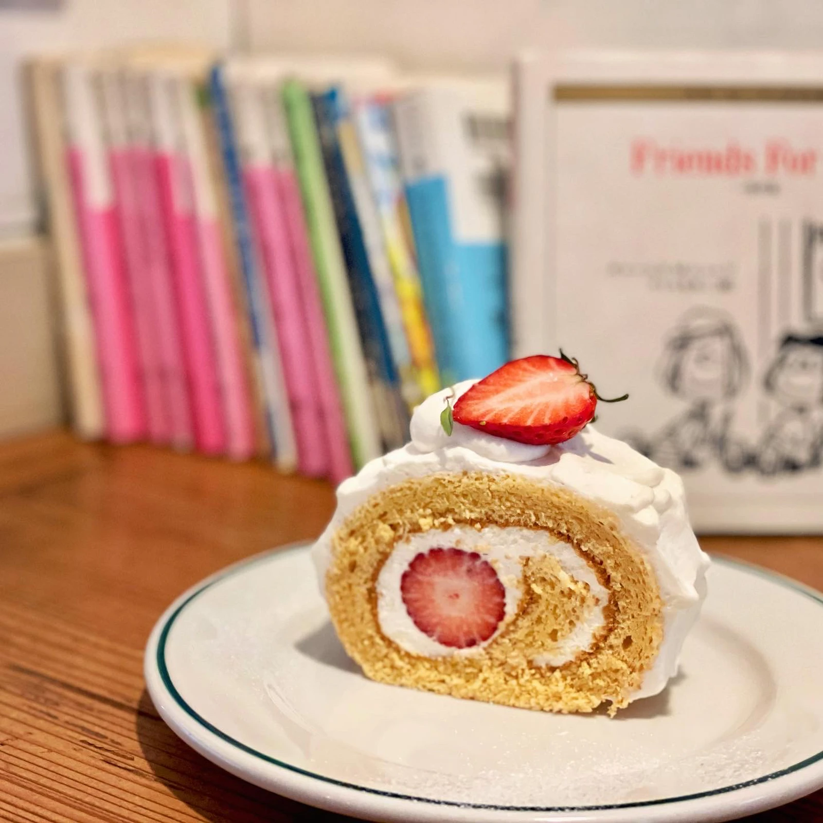 浦和 古民家カフェでいただくコロンと可愛い苺のロールケーキ おやさい カフェ巡りが投稿したフォトブック Lemon8