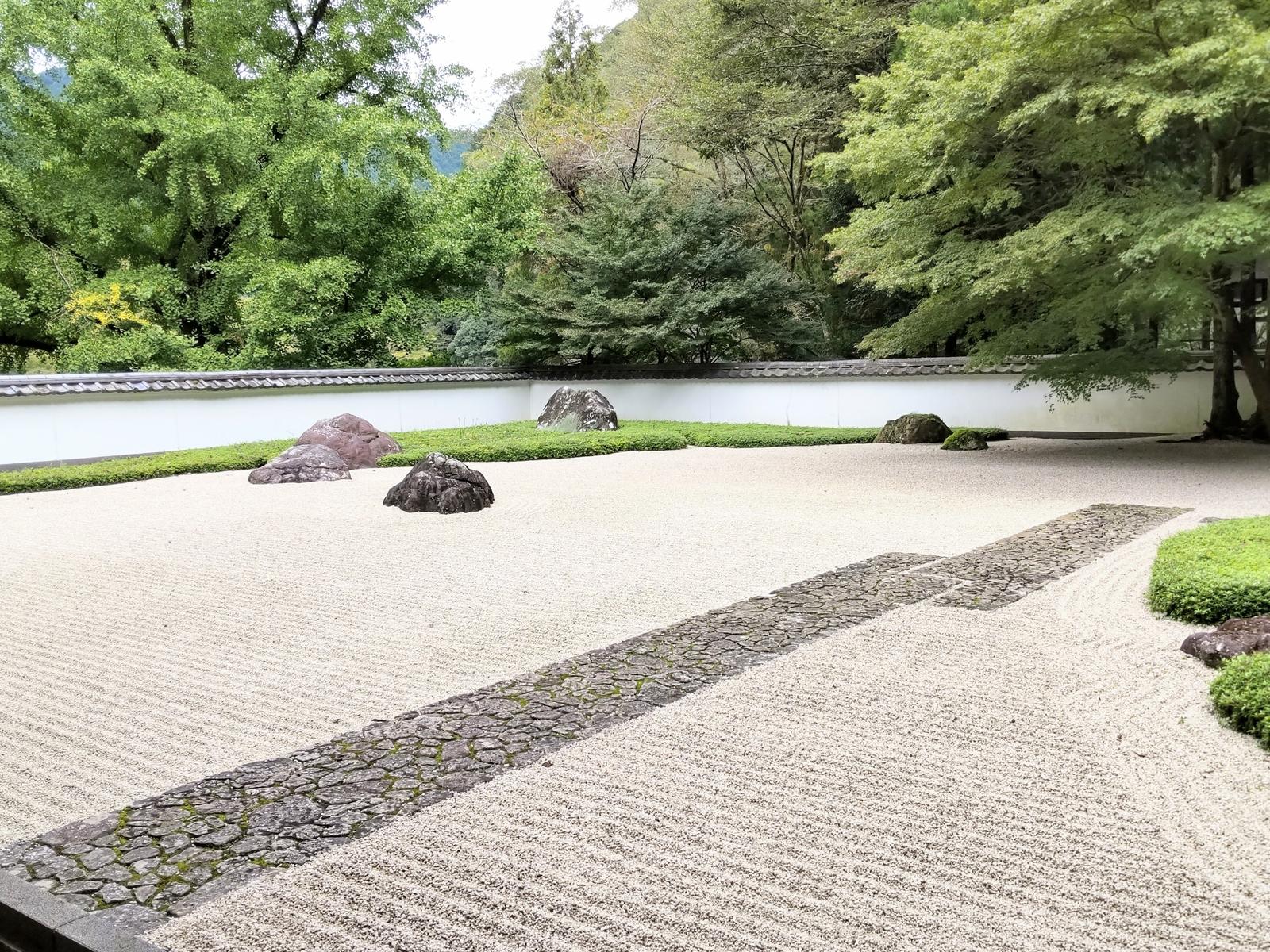 ここ京都じゃなくて東京です 枯山水庭園 Minicocoが投稿したフォトブック Lemon8