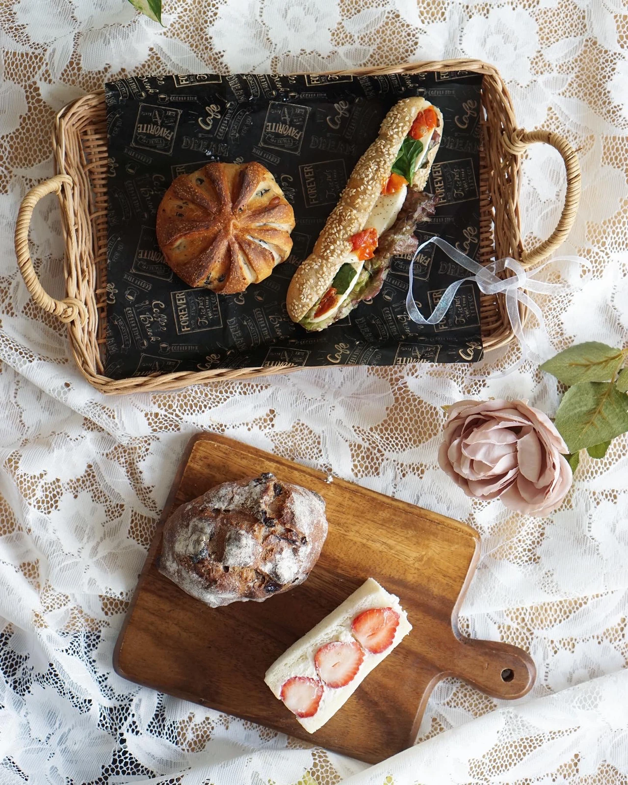 京都 烏丸御池の人気ベーカリーカフェで絶品のパンをテイクアウト べんきちどんぶりが投稿したフォトブック Lemon8