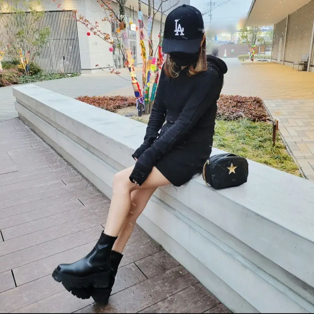 𝐆𝐑𝐋 パーカーミニワンピースでma1コーデ 𝗰𝗵𝗶𝗵𝗮が投稿したフォトブック Lemon8