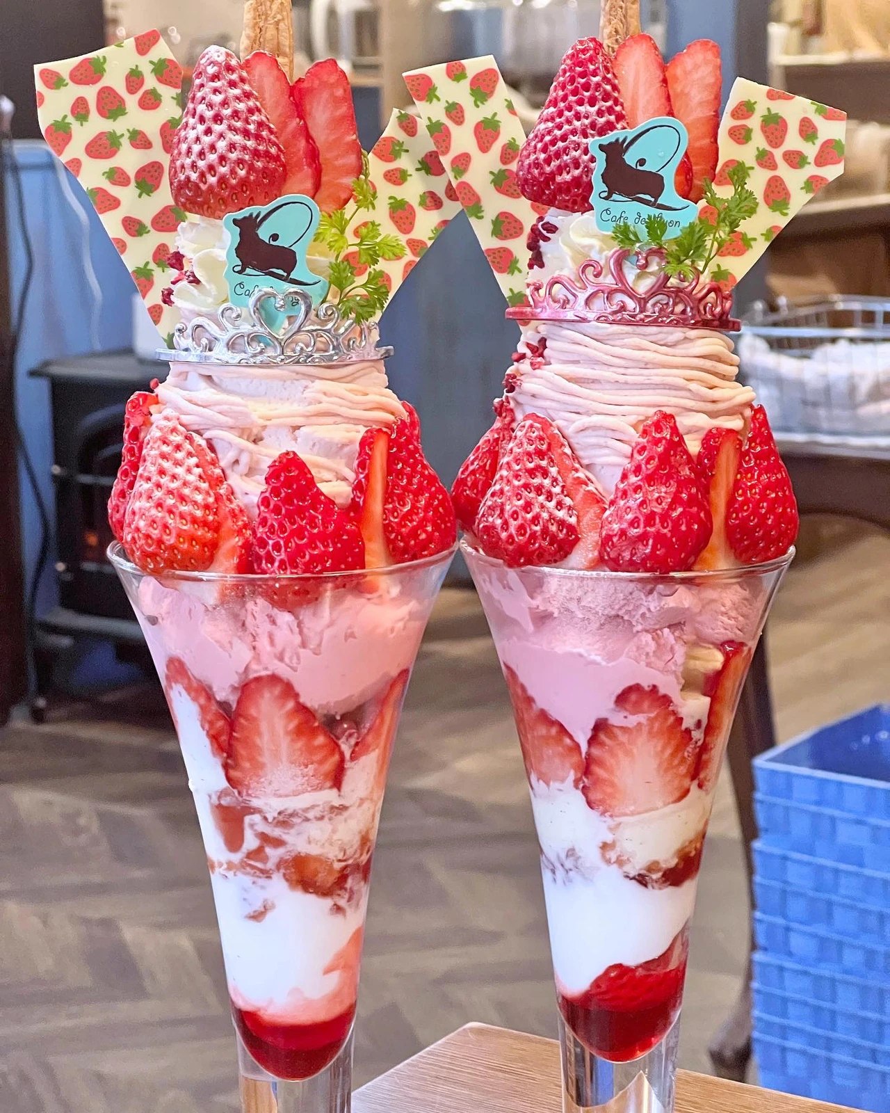 名古屋市 名駅 カフェドリオンの苺練乳パフェ Chii5951が投稿したフォトブック Lemon8 名古屋市 名駅 カフェドリオンの苺練乳パフェ Chii5951が投稿したフォトブック Lemon8