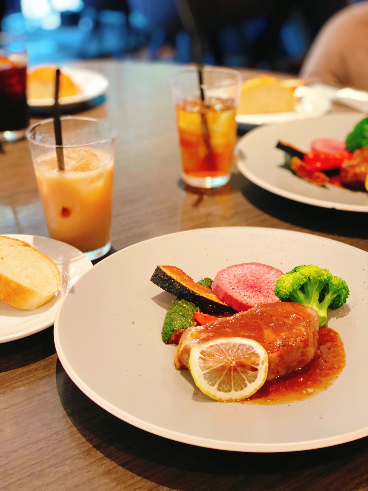 丸の内ランチ Garb Tokyo で女子会 雰囲気よ Sana Oが投稿したフォトブック Lemon8