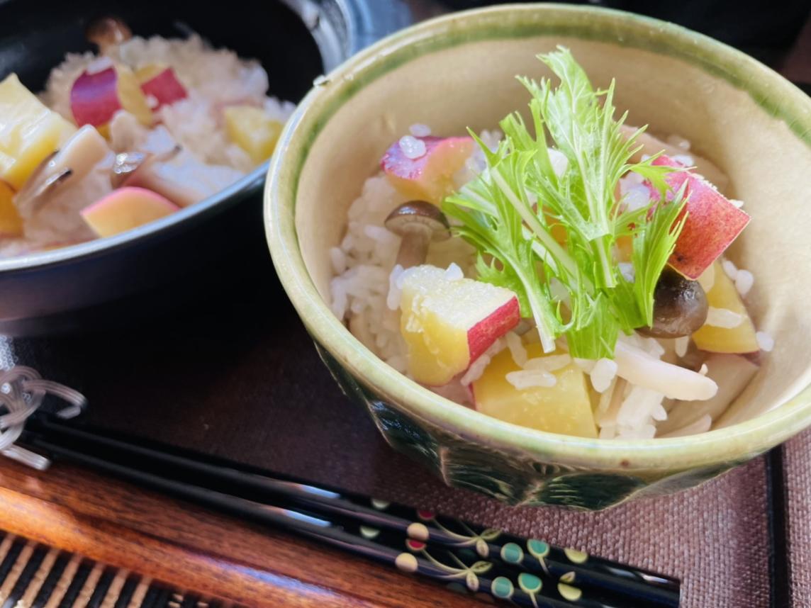 さつま芋ときのこの土鍋ご飯 白だしで簡単 ダイソーの一人用土鍋が使い勝手良すぎ Hi Chan Cafeが投稿したフォトブック Lemon8
