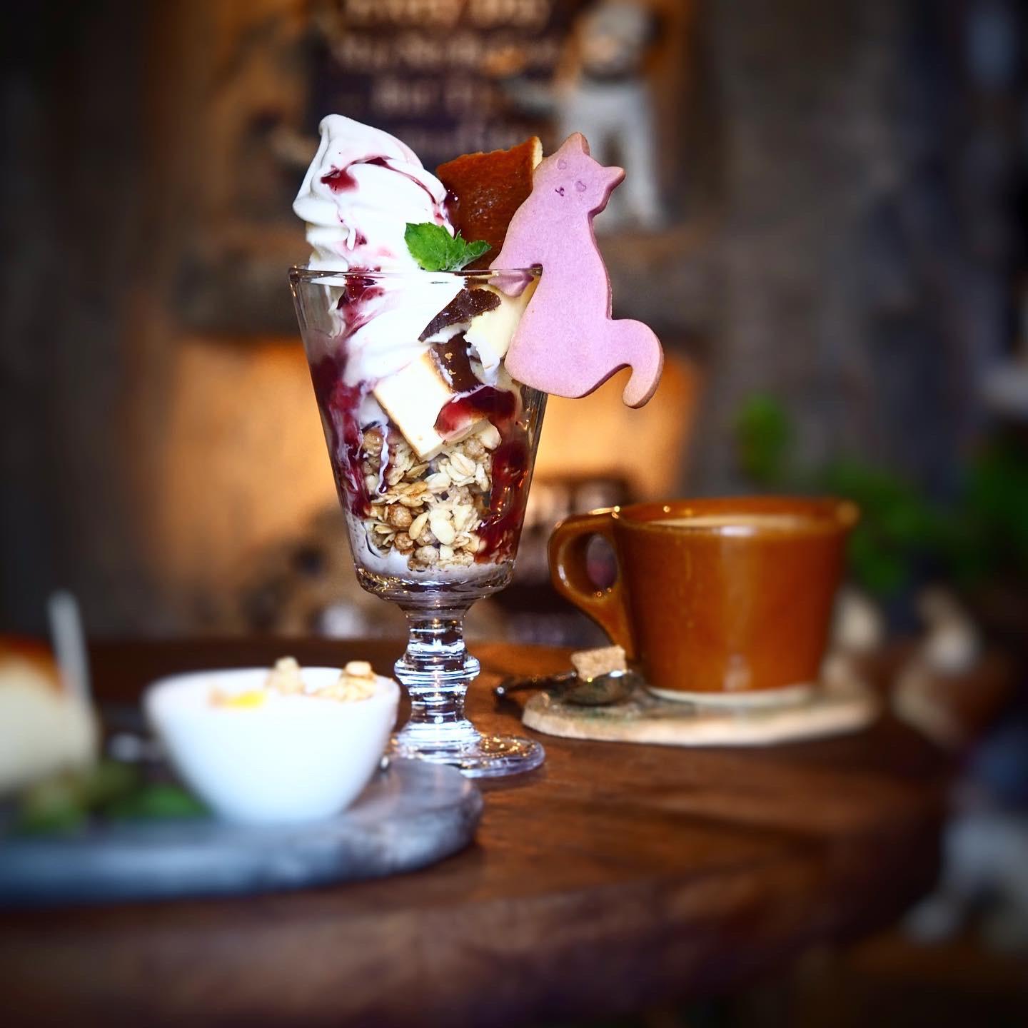 キュートな猫パフェをハント！  スイーツハンター月ウサギが投稿した 