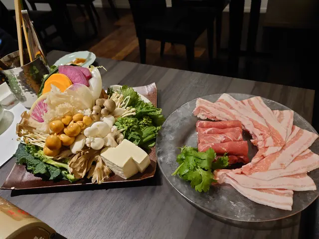 チャイニーズマフィア 服装 Lemon8