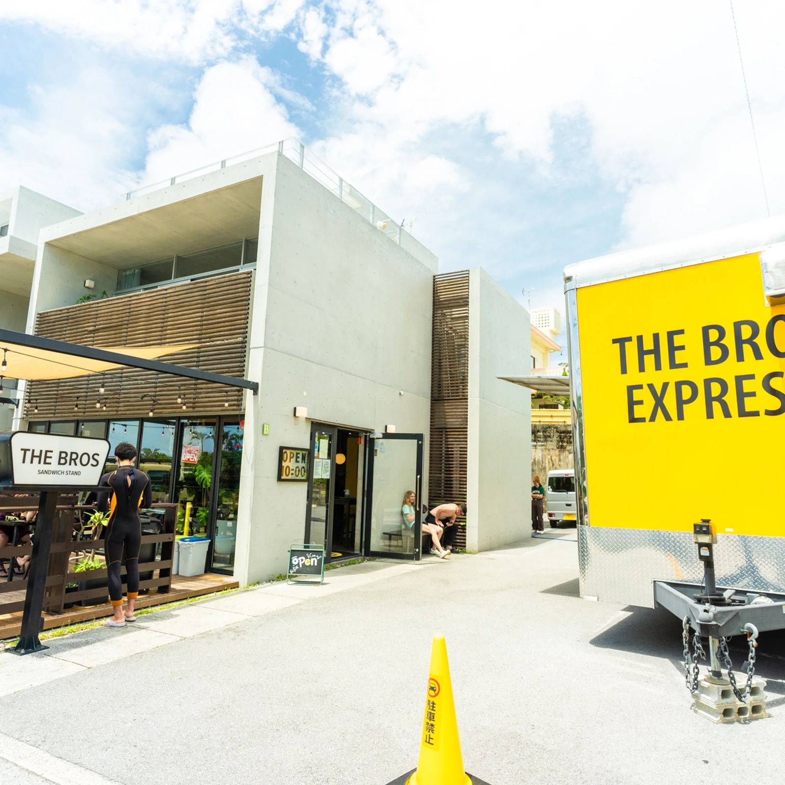 沖縄 恩納村の絶品サンドイッチカフェ The Bros 沖縄観光おきりっぷokiripが投稿したフォトブック Lemon8