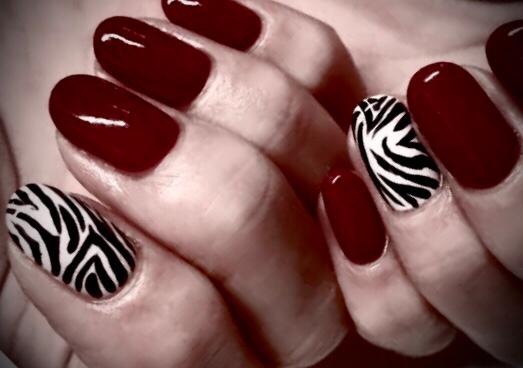ライン模様の変化を楽しむ粋な ゼブラ柄ネイル パート Nsliberが投稿したフォトブック Sharee