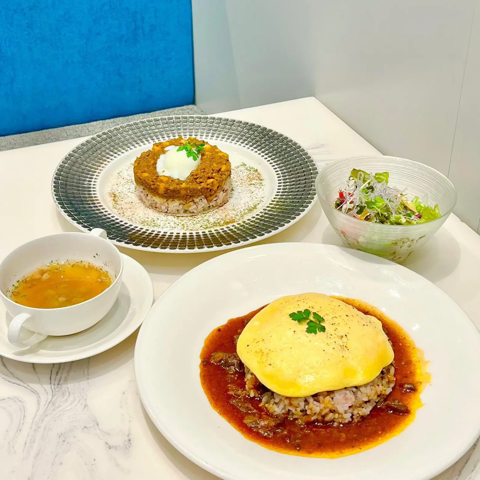 神戸三宮 フワフワオムライスが大人気な洋食屋 カフェ日記が投稿したフォトブック Lemon8