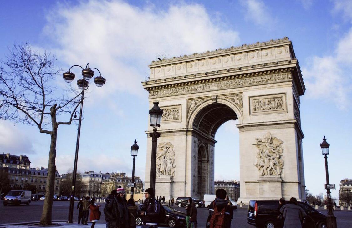 フランス 観光スポットに行くと展望台に行きたくなるのは何故だろう Tabitabikaigaiが投稿したフォトブック Lemon8