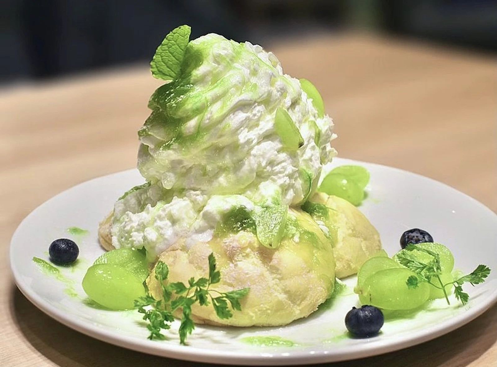 生クリームたっぷり キラキラマスカットの爽やかパンケーキ あやひろカップルが投稿したフォトブック Lemon8