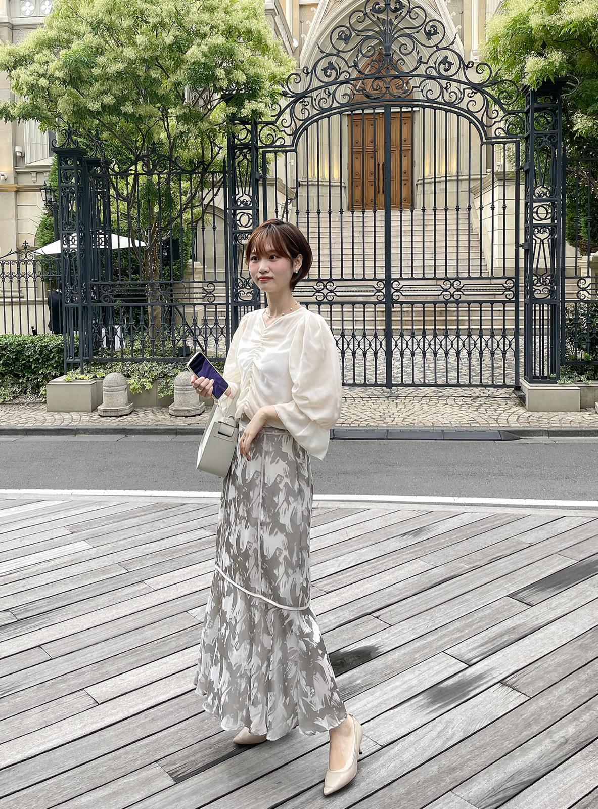 在日中国女子 フレアスカートふわった軽やかでかわいい デートootd 山葵が投稿したフォトブック Lemon8