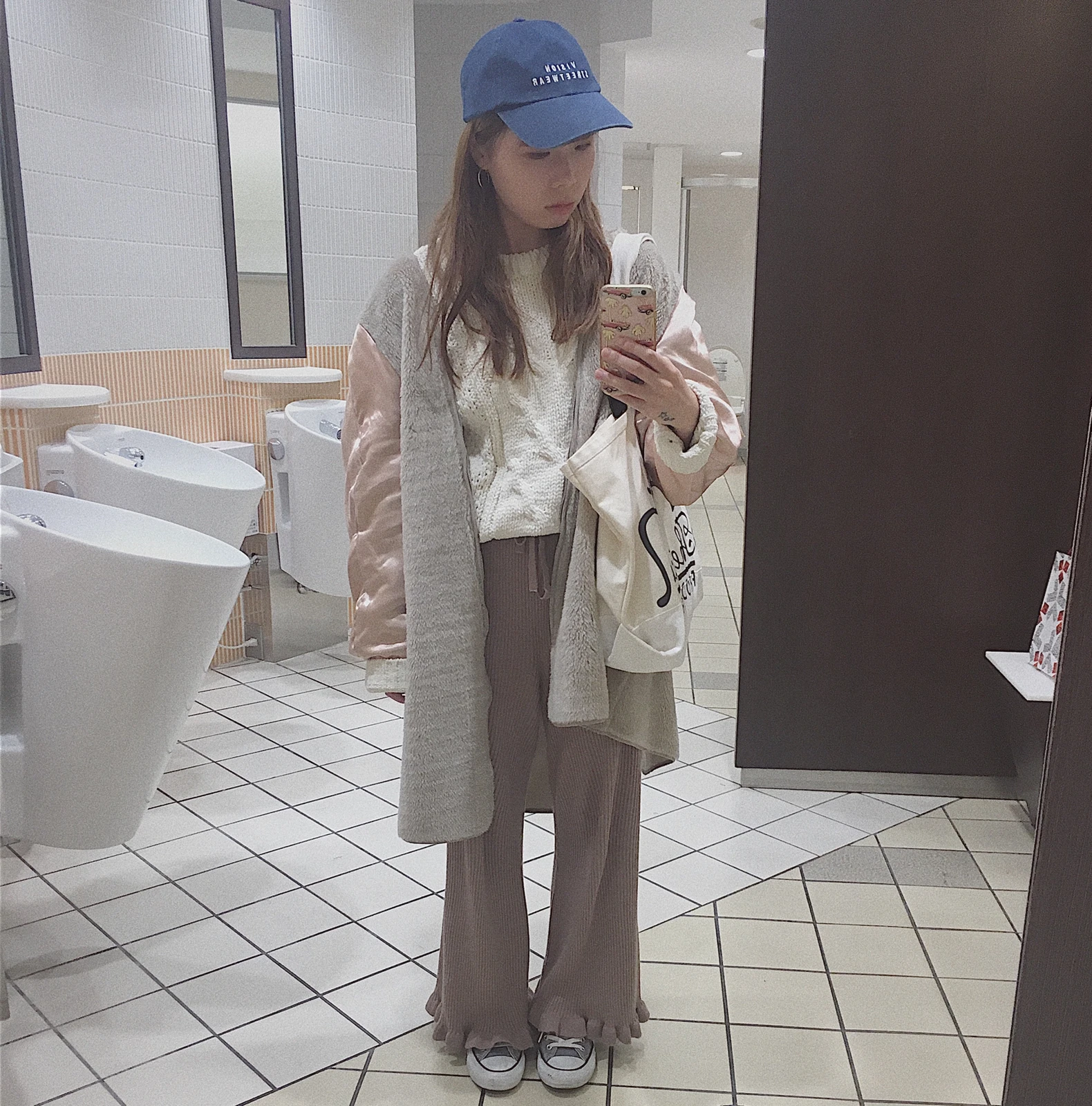 アメリカ風のコート着こなし 古着 真美子が投稿したフォトブック Lemon8 アメリカ風のコート着こなし 古着 真美子が投稿したフォトブック Lemon8