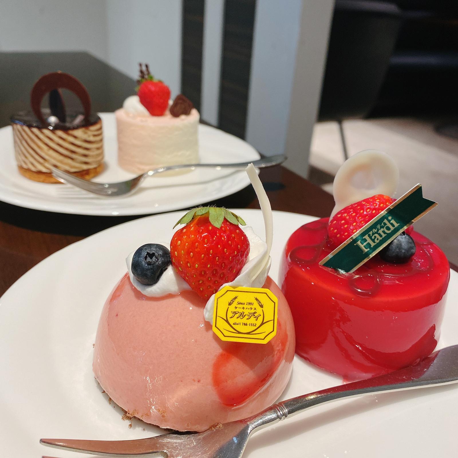 これは間違いなし ケーキ屋カフェで可愛い苺ケーキをいただく もぐもぐるめが投稿したフォトブック Sharee