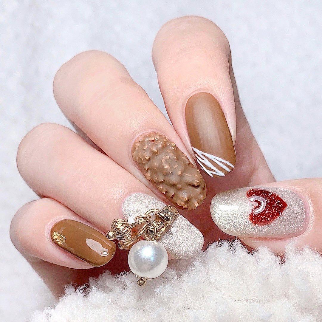 バレンタイン まるで本物 なクランチチョコネイル Aiainail が投稿した記事 Lemon8