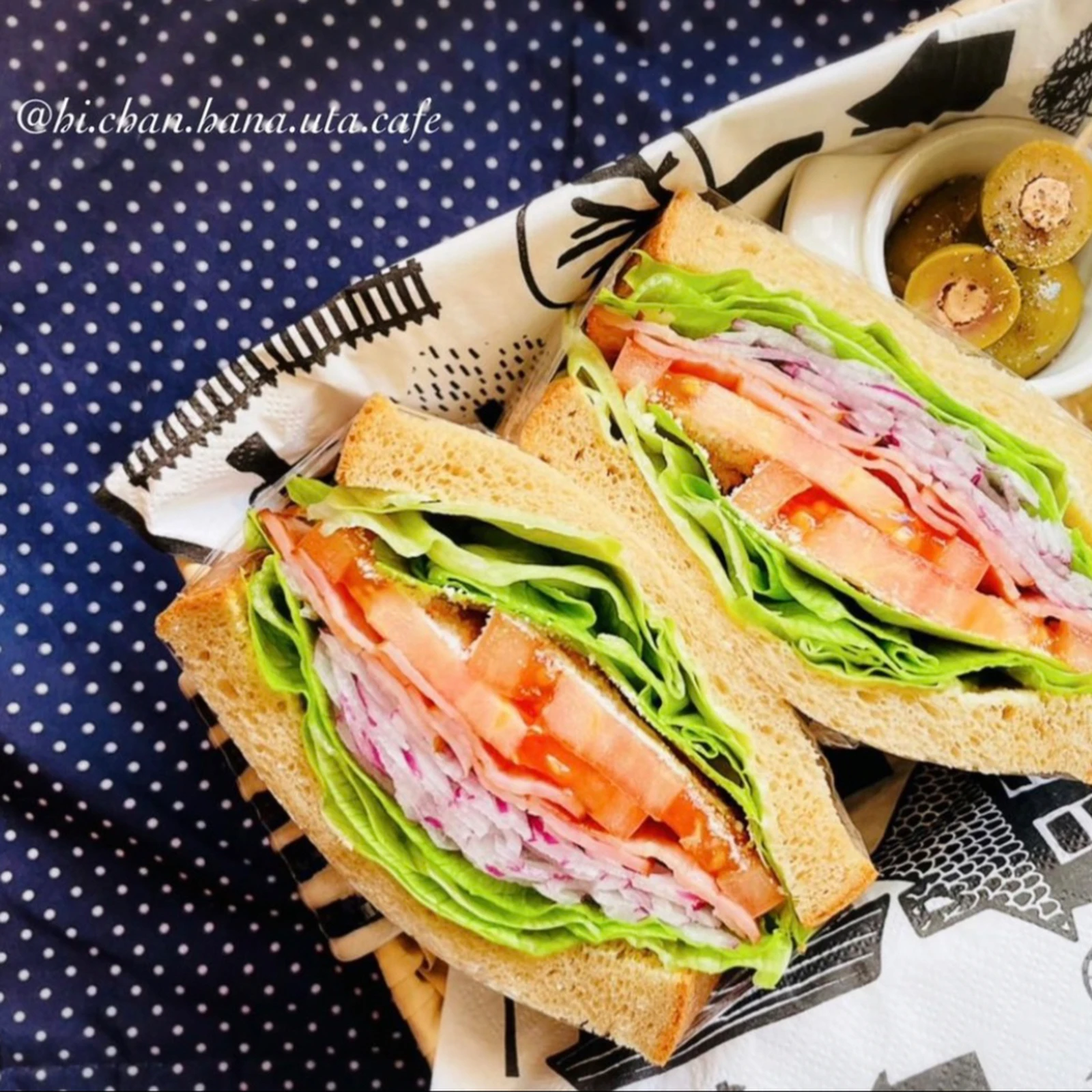 ナチュラルローソンのブラン入り食パン わんぱくbltサンド 身体に優しいご飯 Hi Chan Cafeが投稿したフォトブック Lemon8