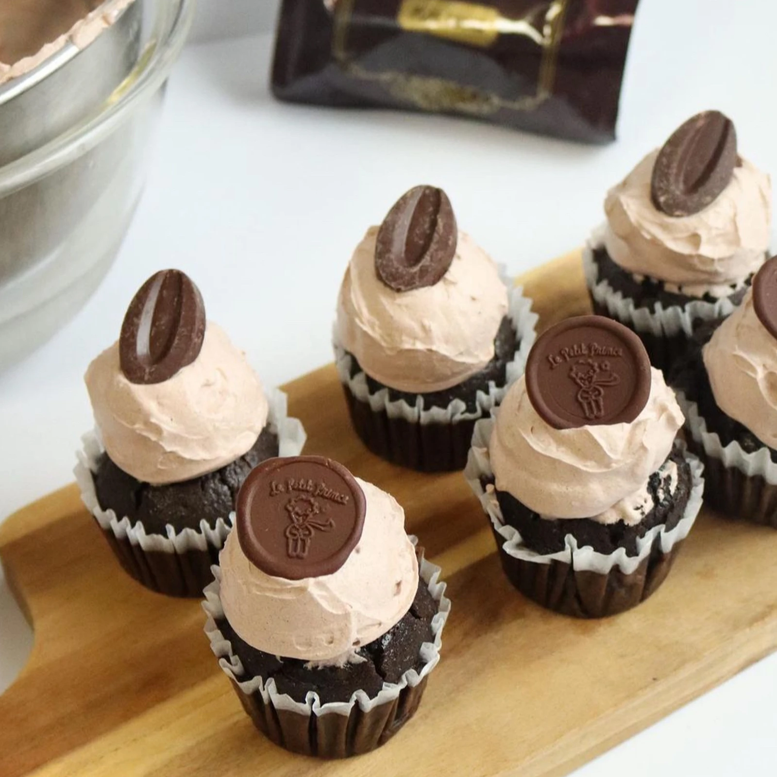 Recipe チョコ好きのチョコ好きのためのチョコレートカップケーキ Sunacoが投稿したフォトブック Lemon8 Recipe チョコ好きのチョコ好きのためのチョコレートカップケーキ Sunacoが投稿したフォトブック Lemon8