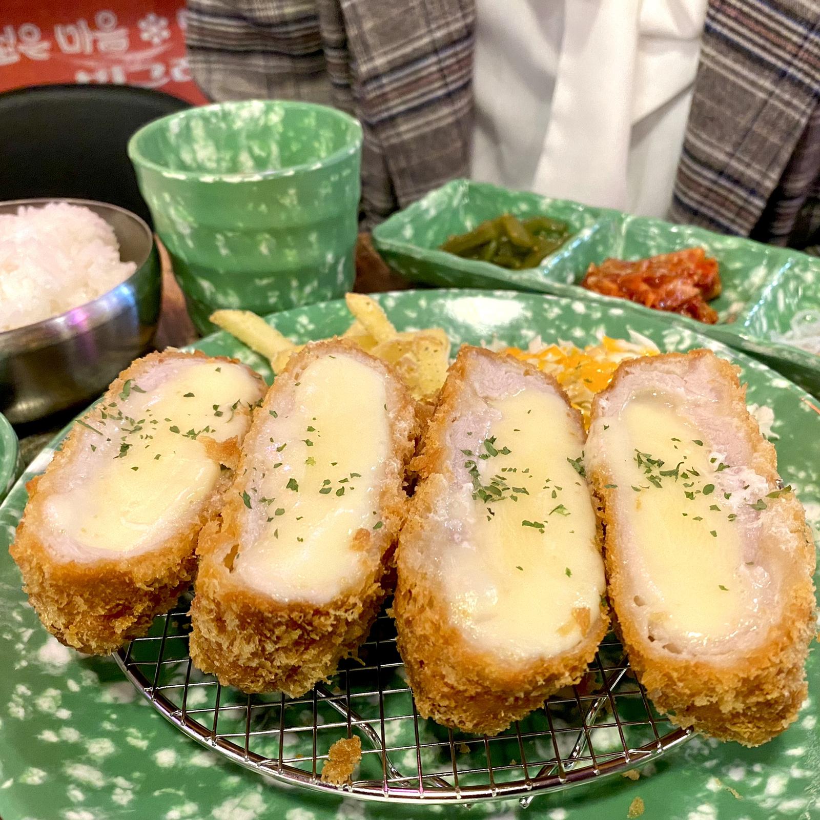 チーズたっぷり韓国式チーズとんかつ Saaa 1030が投稿したフォトブック Lemon8