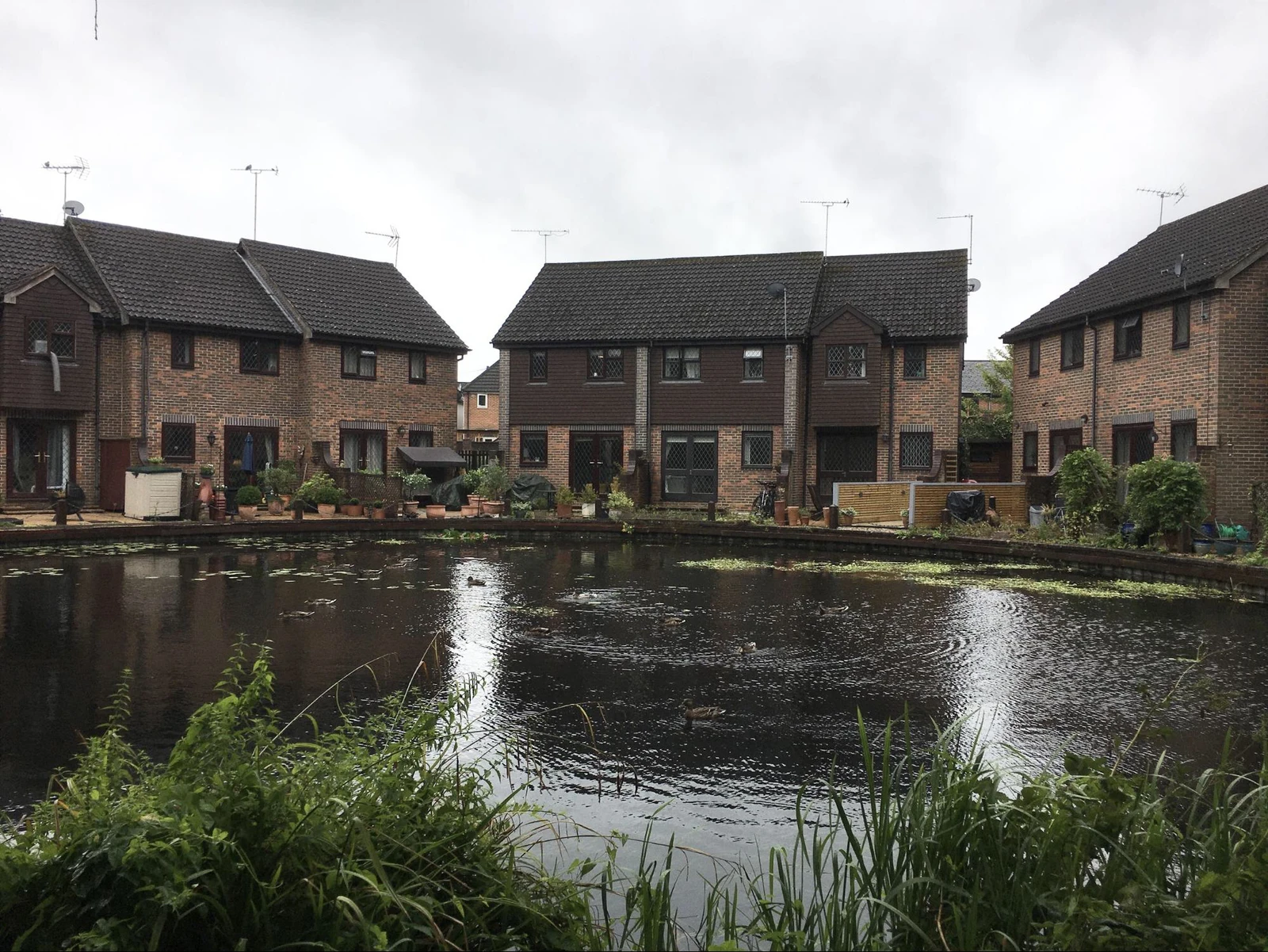 ロンドンから行けるイギリスの田舎町の観光スポット ベイジングストークカナル Rei 25が投稿したフォトブック Lemon8