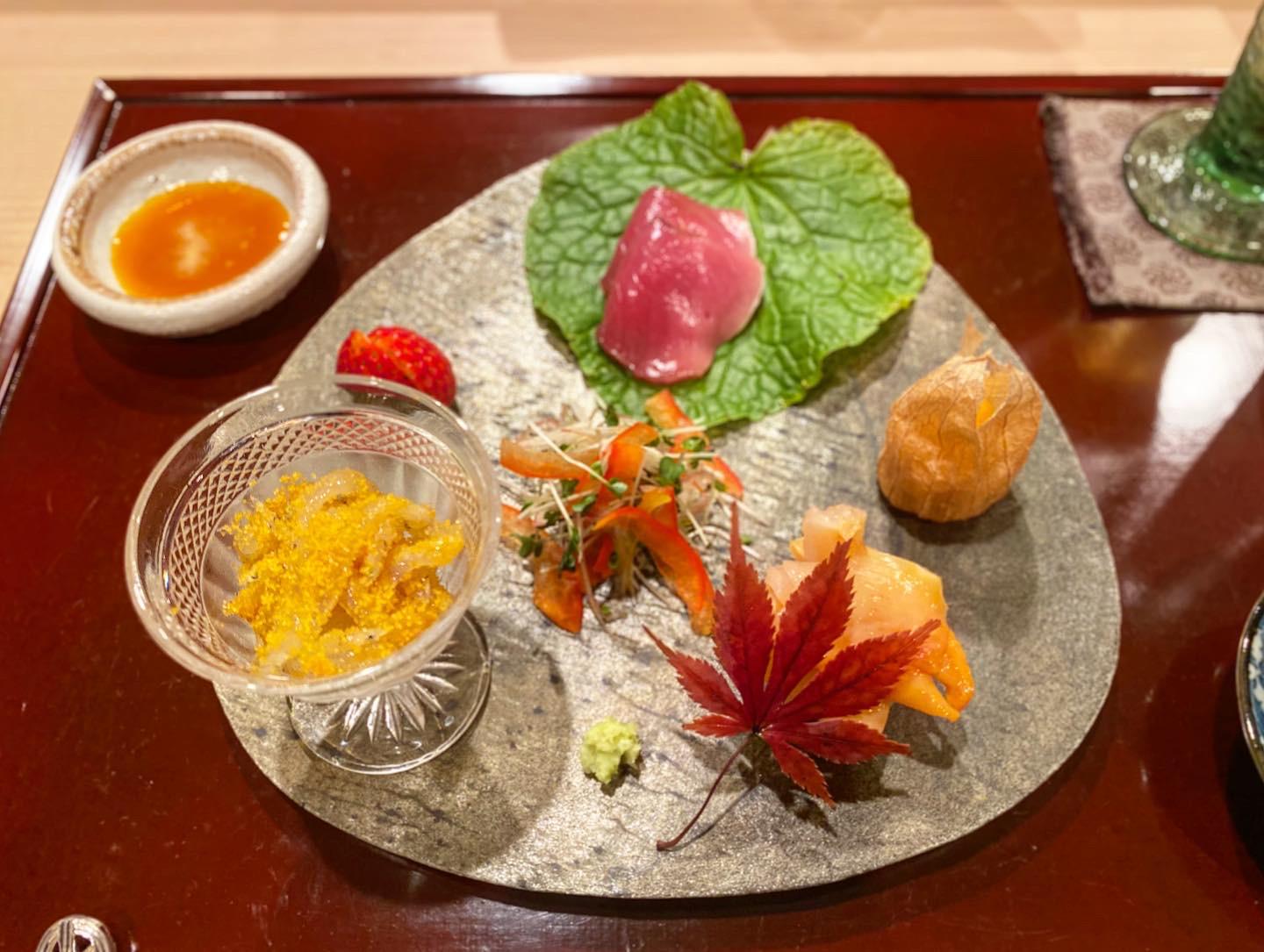 東松原 お摘みも握りも秀逸すぎる 大好きなお鮨やさん ころころぐるめが投稿したフォトブック Lemon8