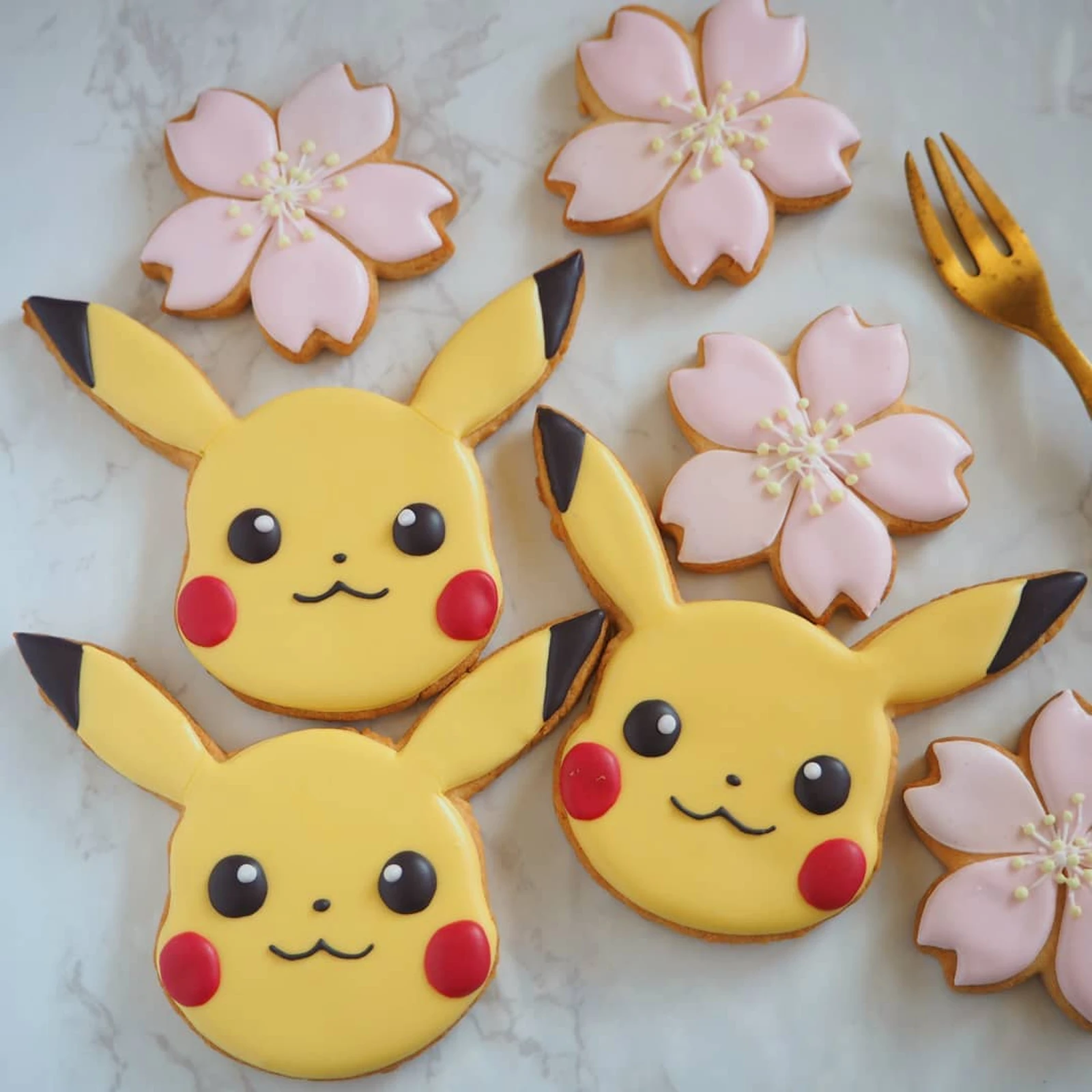 ピカチュウのアイシングクッキー 上岡麻美が投稿したフォトブック Lemon8