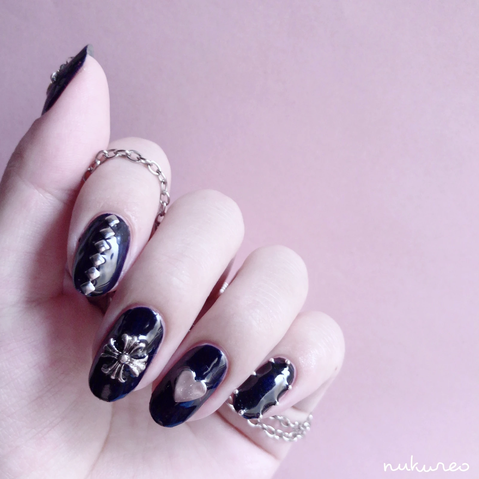 セルフネイル ℜ𝔬𝔠𝔨 𝔫𝔞𝔦𝔩 ぬくれおが投稿したフォトブック Lemon8